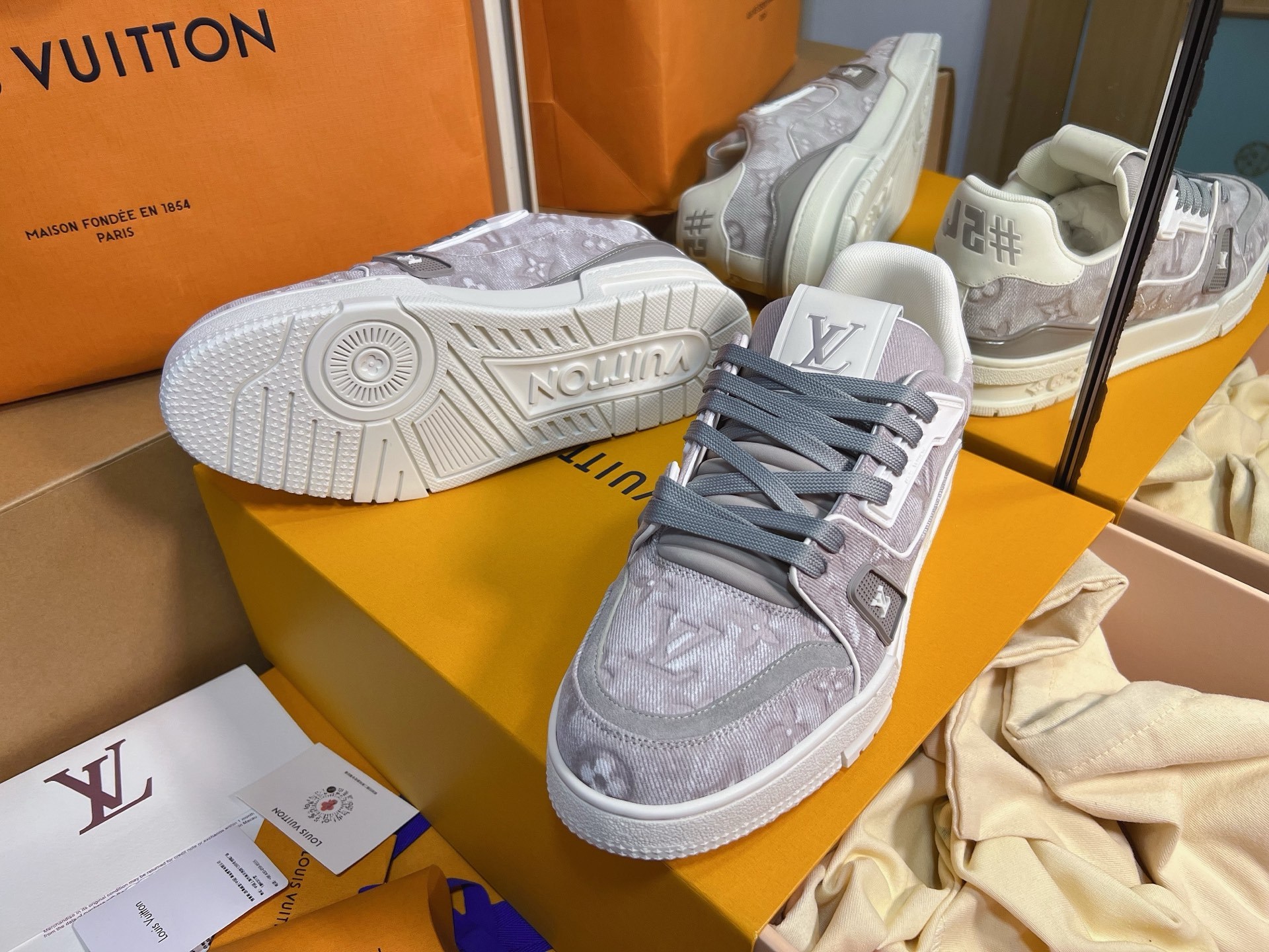 Gray Denim Print Skate Shoes Unisex Lace Up Fashion Casual Sneakers