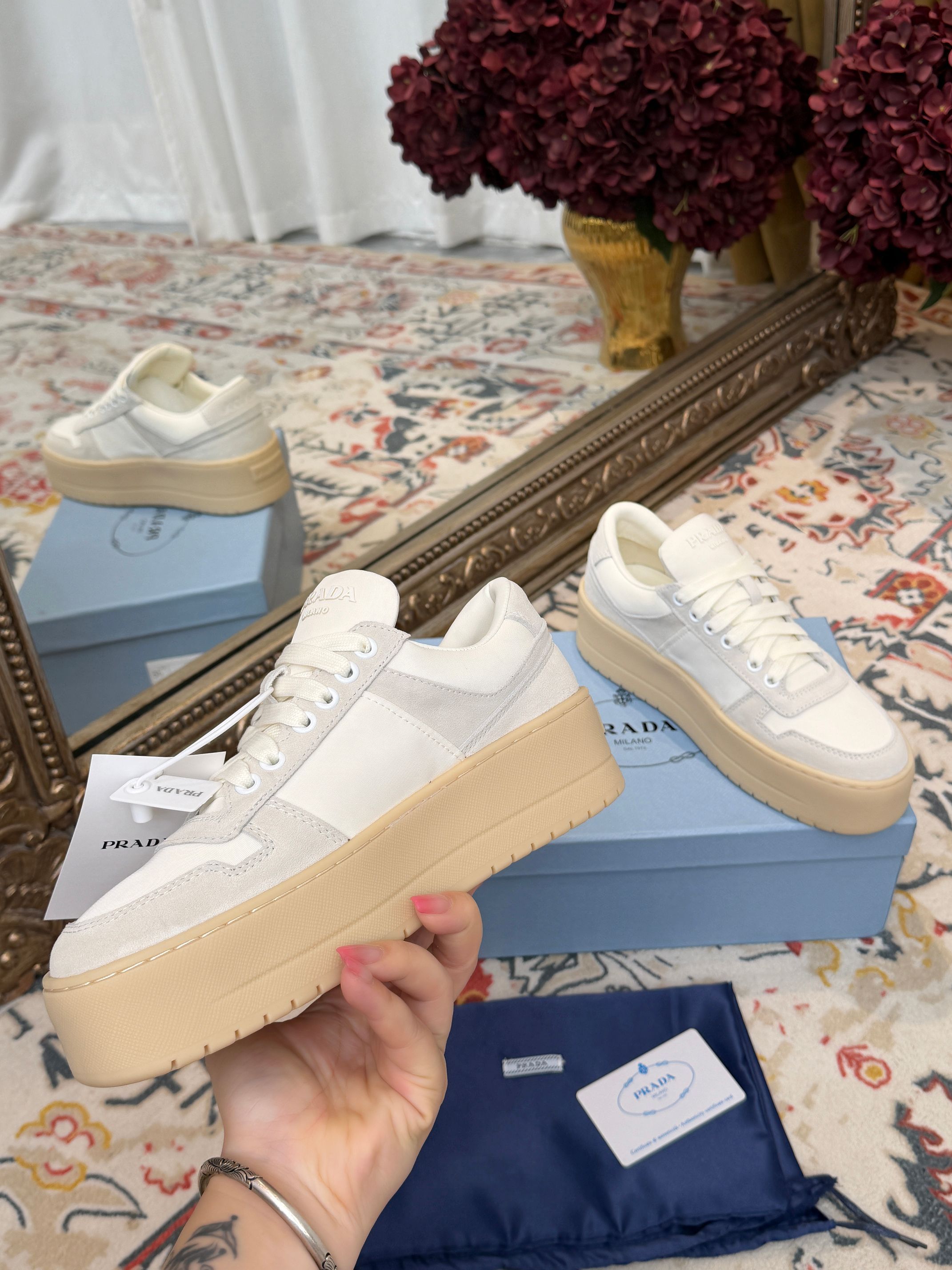 Women White Suede Platform Sneakers Lace Up Thick Sole Casual Walking Shoes