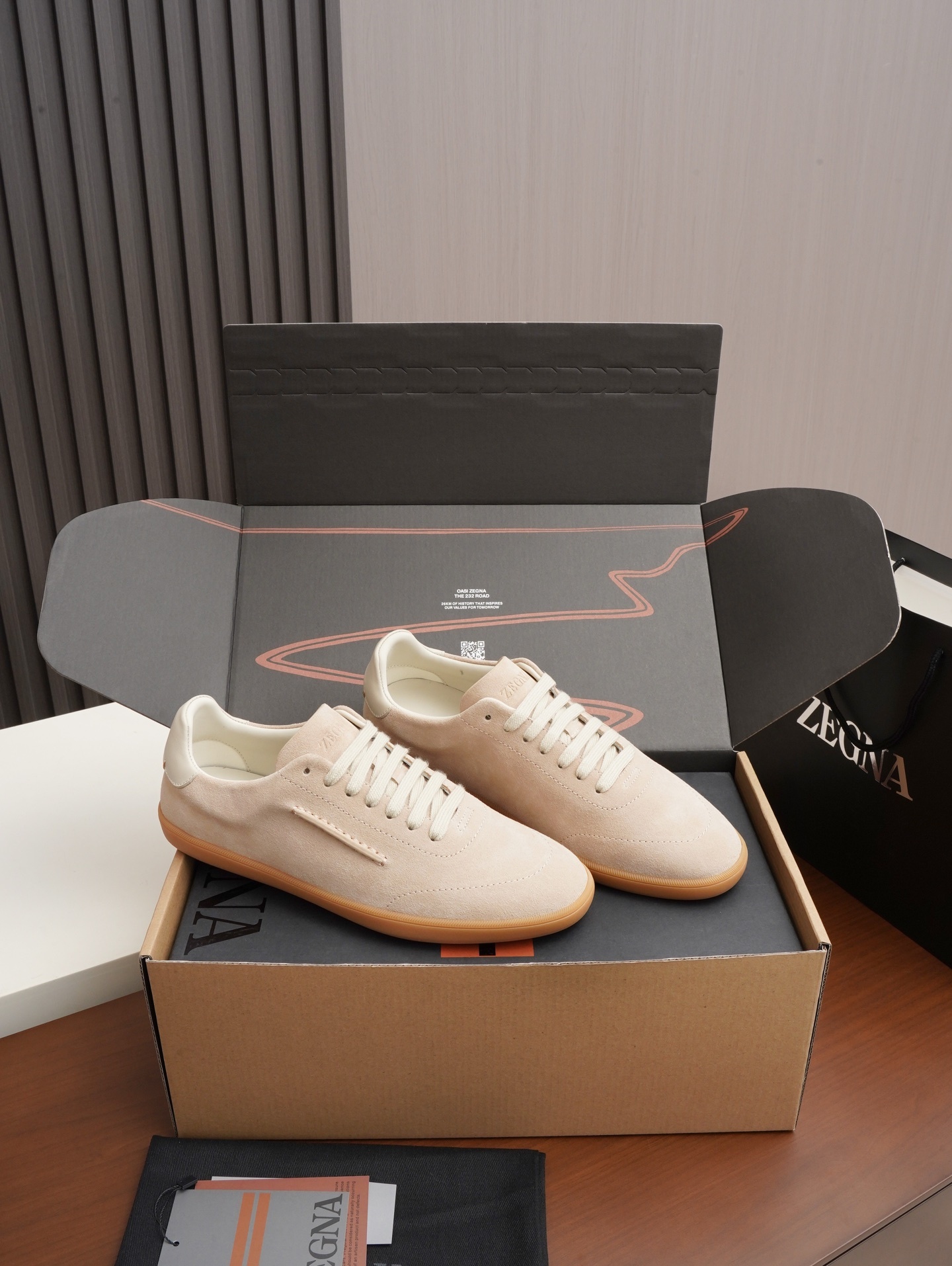 Beige Suede Casual Sneakers Men Soft Sole Comfort Flat Walking Shoes Retro Daily Wear Low Top Trainers