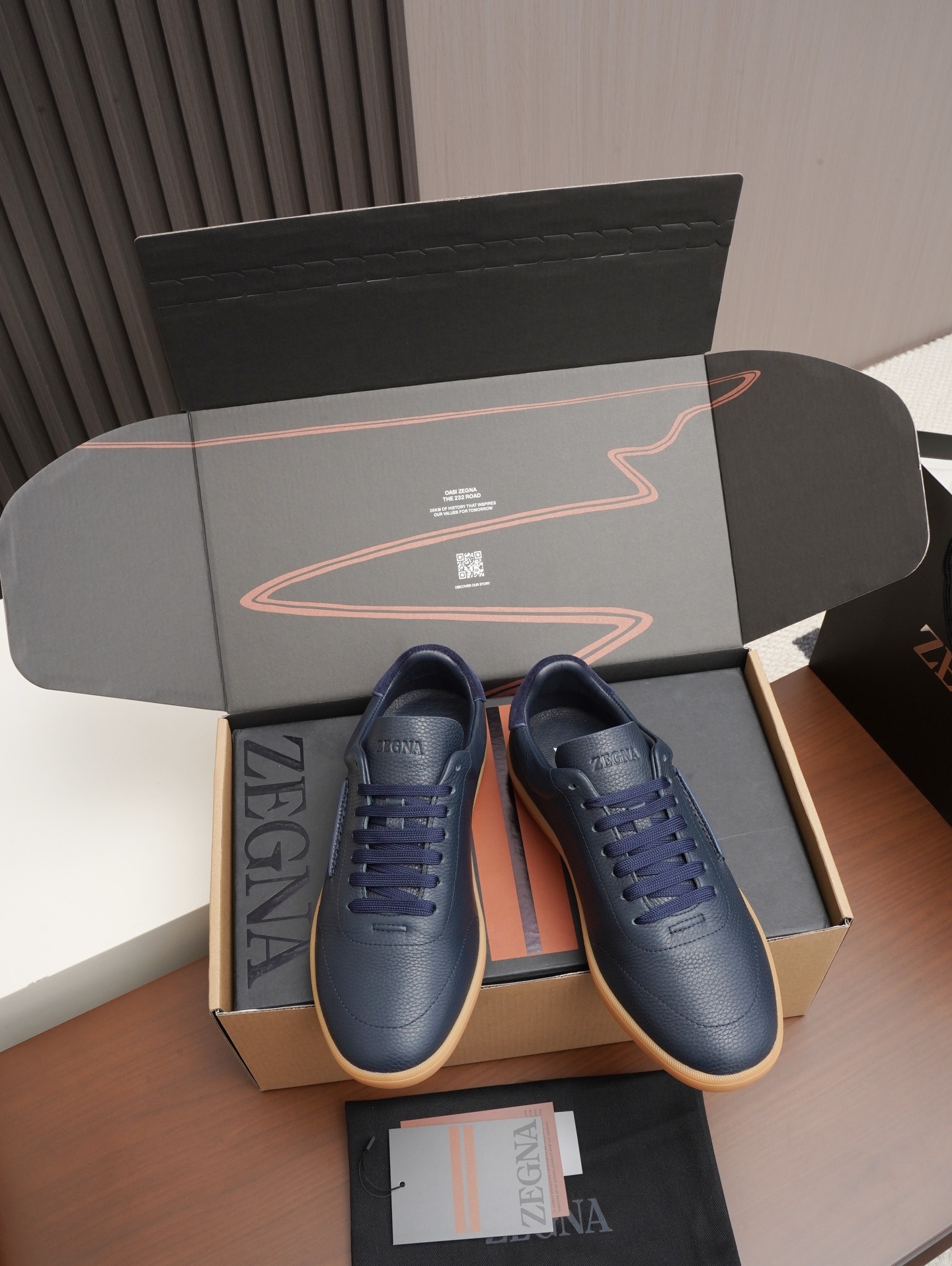 Genuine Cow Leather Men Casual Sneakers Navy Blue Grain Leather Low Top Lace Up Shoes Non Slip Rubber Sole Business Daily Walking Shoes