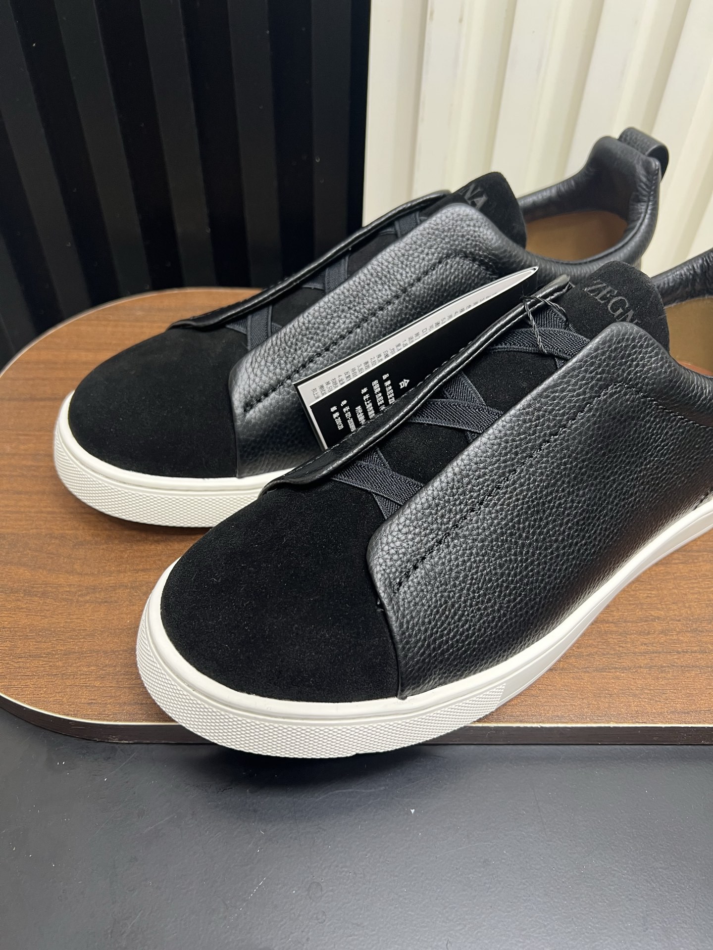 Men Slip-On Leather Suede Spliced Casual Shoes Black Laceless Sneakers
