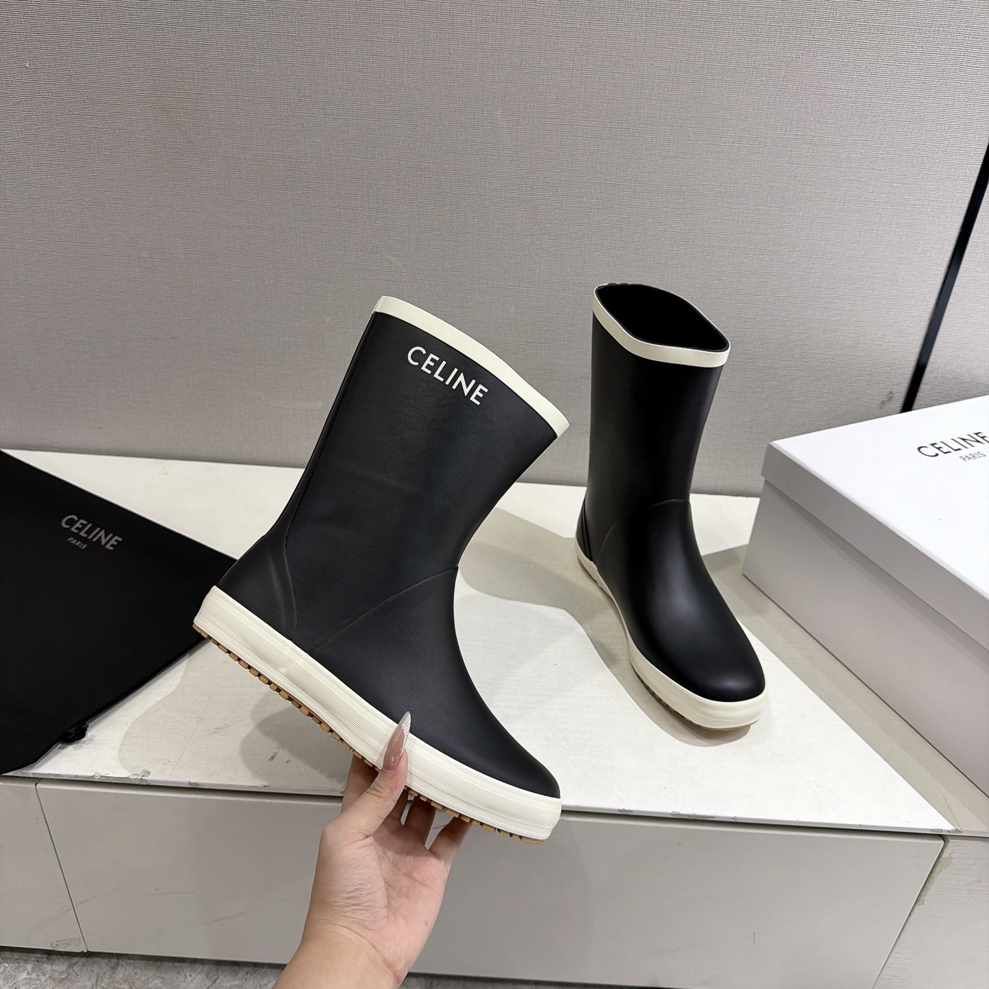 Women Classic Black Mid Calf Rain Boots Waterproof Non Slip Rubber Short Boots Fashion Daily Outdoor Water Shoes