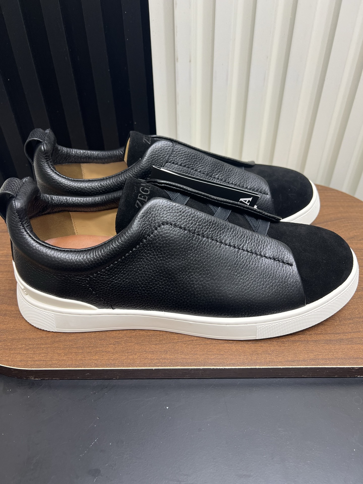 Men Slip-On Leather Suede Spliced Casual Shoes Black Laceless Sneakers