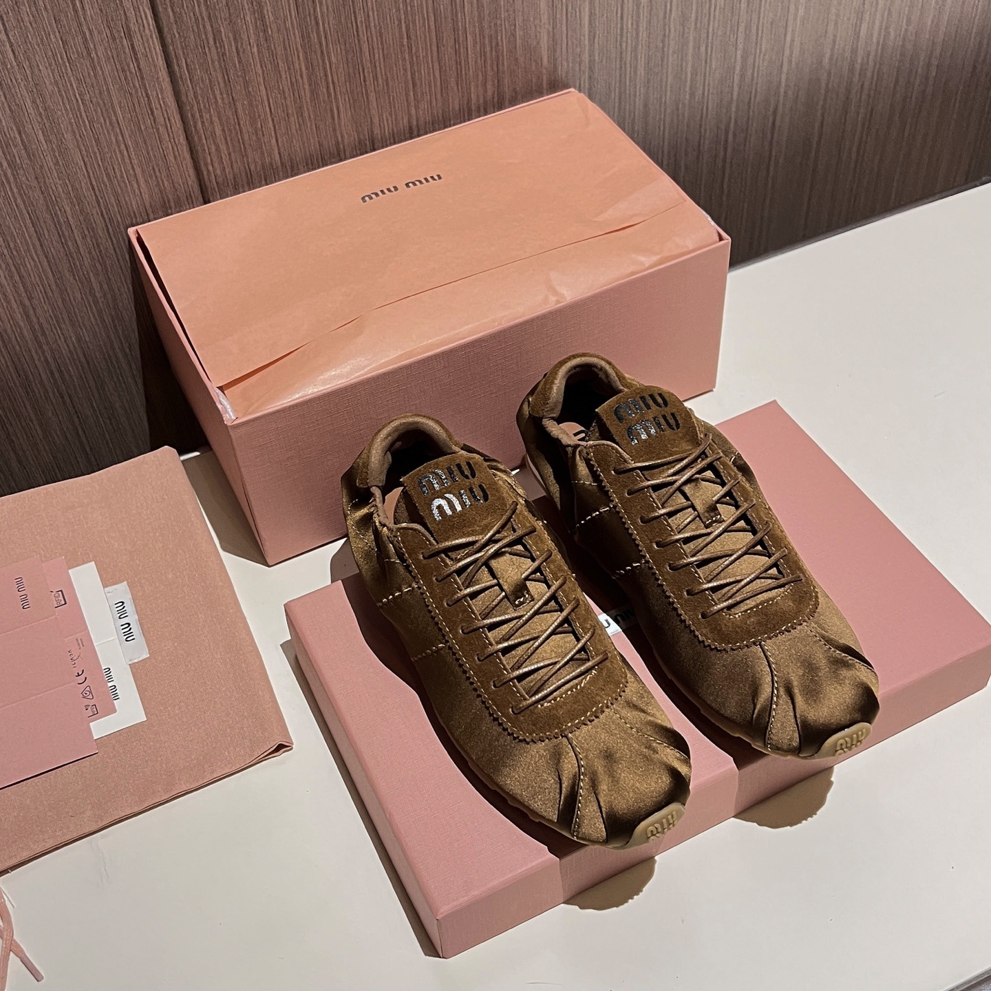 Women Satin Lace Up Flat Sneakers Retro Split Toe Soft Casual Walking Shoes