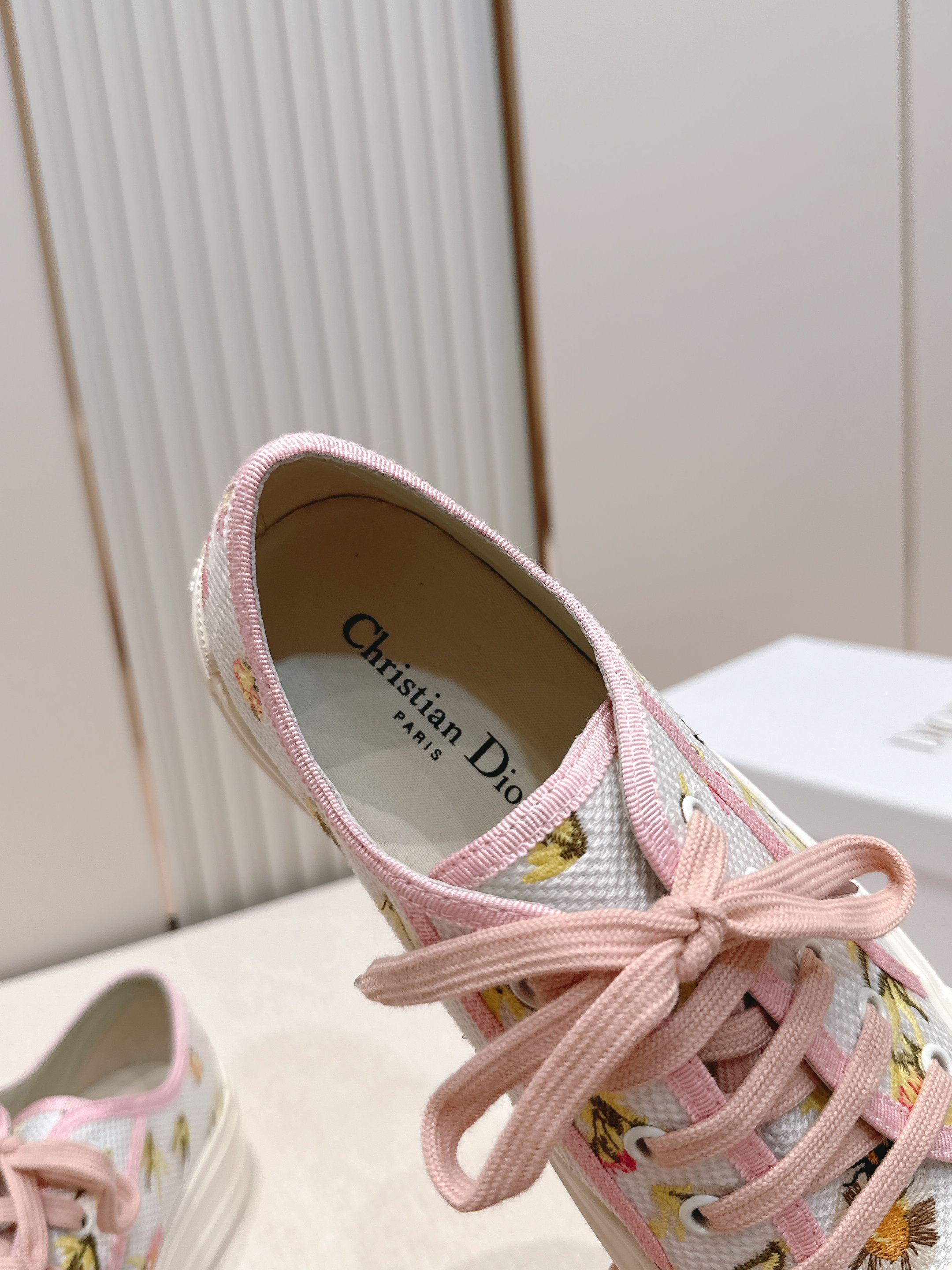 Women Sweet Colorful Floral Canvas Sneakers Pink Lace Up Platform Casual Shoes Breathable Fashion Daily Walking Shoes