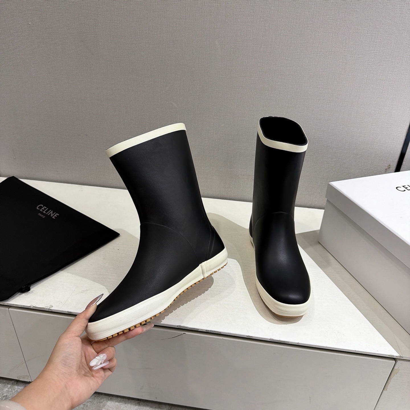 Women Classic Black Mid Calf Rain Boots Waterproof Non Slip Rubber Short Boots Fashion Daily Outdoor Water Shoes