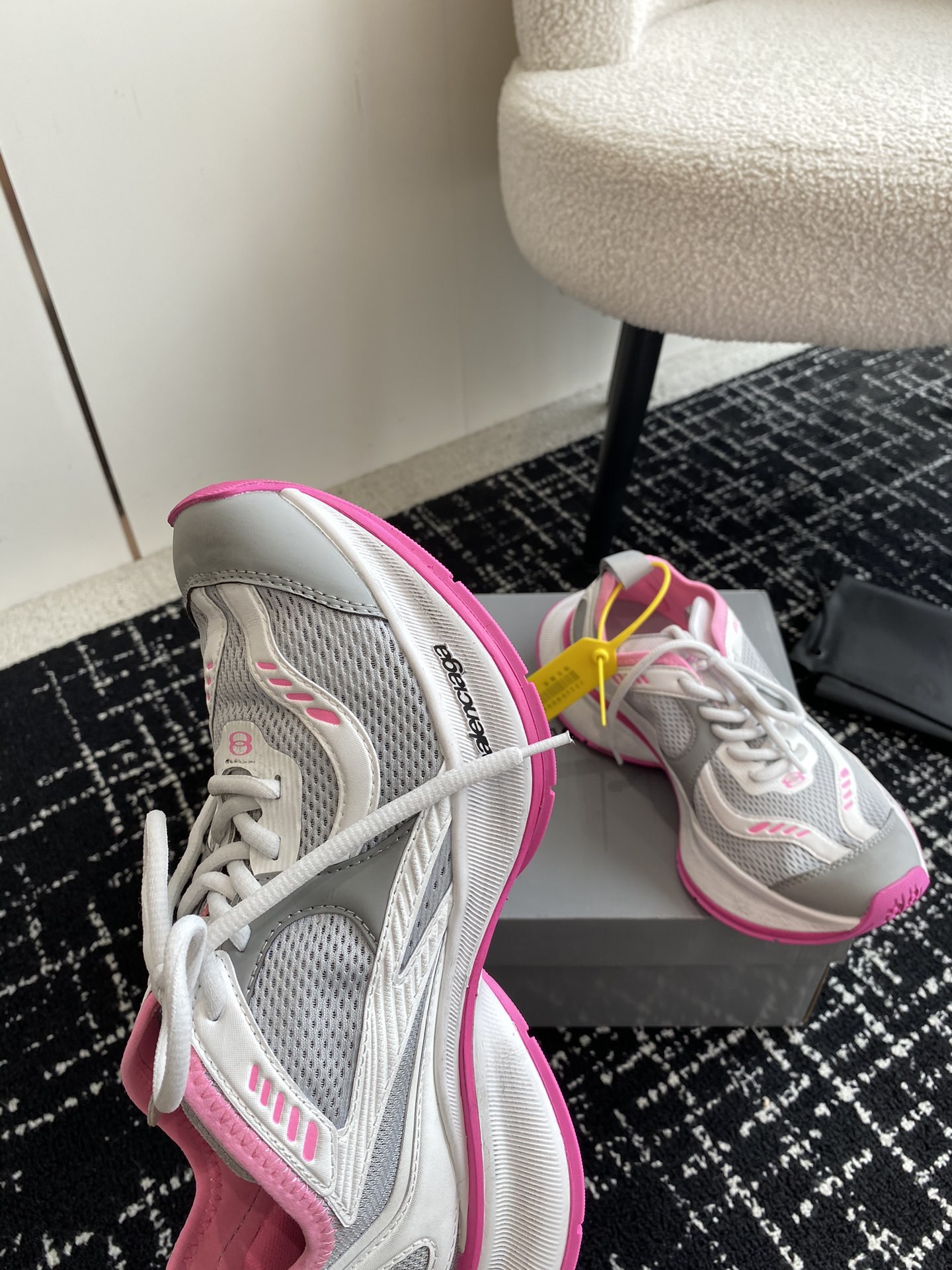 Silver Pink Mesh Retro Dad Sneakers Women Breathable Lightweight Running Shoes Shock Absorbing Non-Slip Platform Casual Walking Trainers
