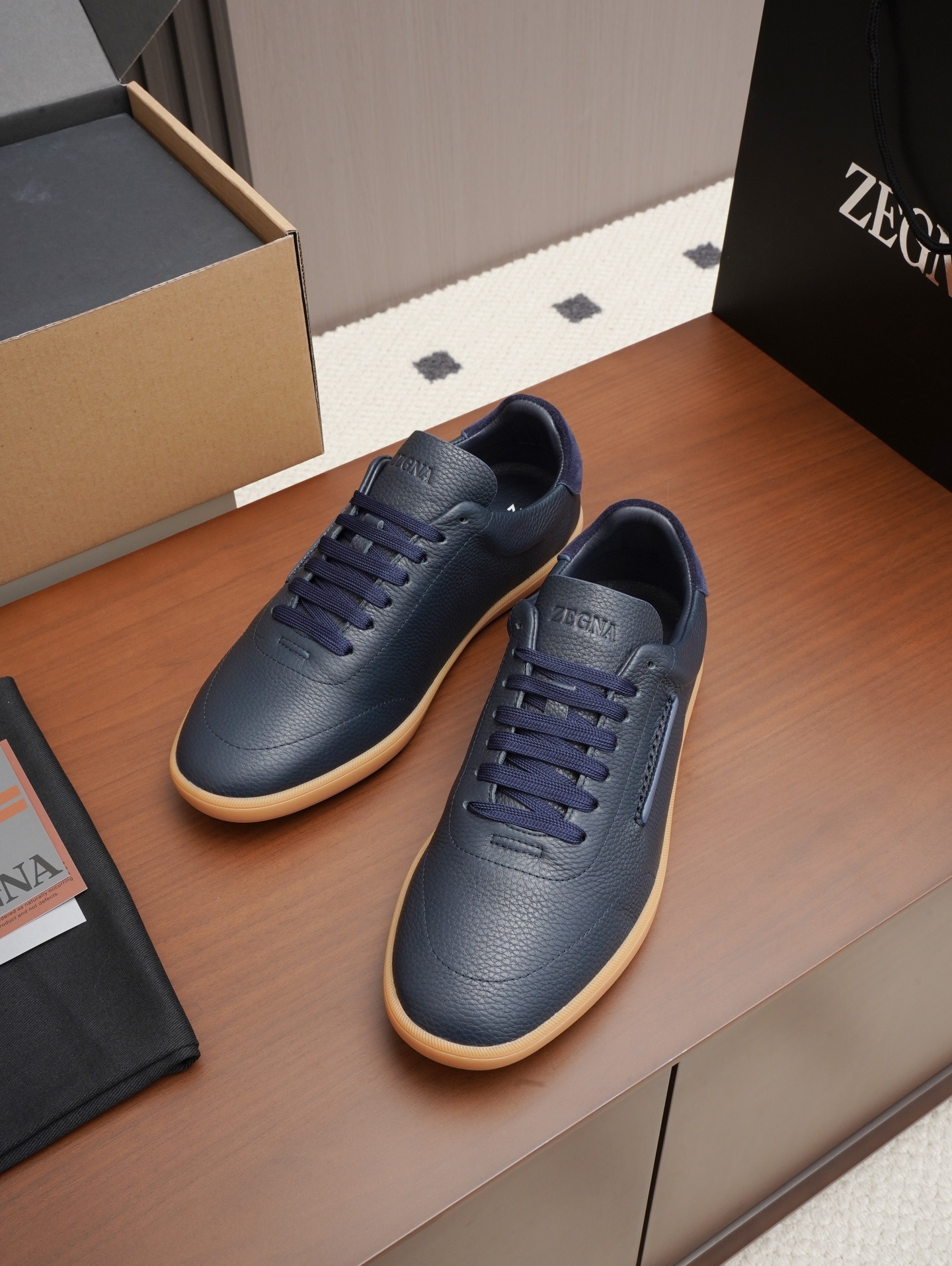 Genuine Cow Leather Men Casual Sneakers Navy Blue Grain Leather Low Top Lace Up Shoes Non Slip Rubber Sole Business Daily Walking Shoes