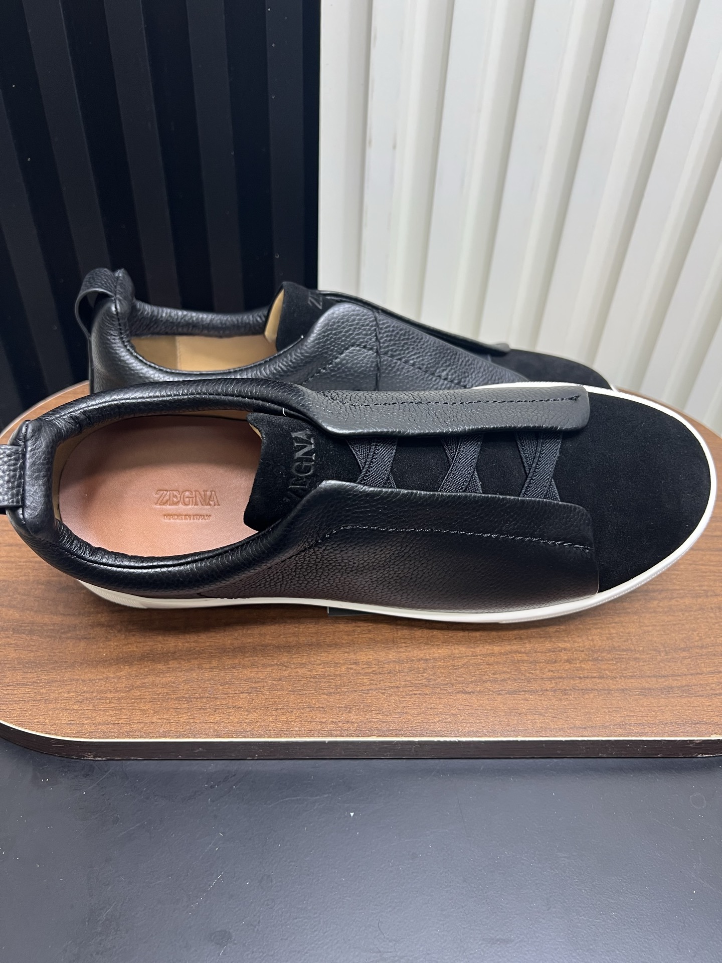 Men Slip-On Leather Suede Spliced Casual Shoes Black Laceless Sneakers