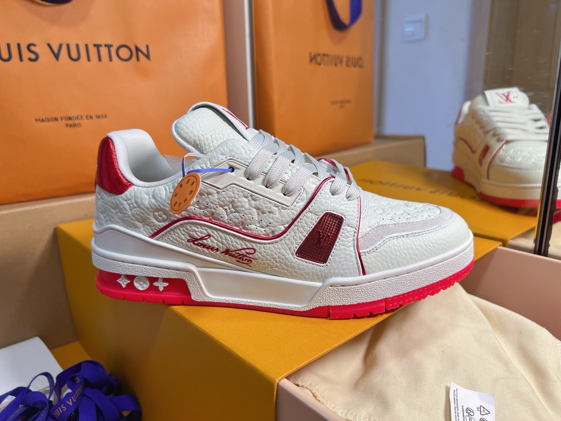 White Red Trim Embossed Casual Skate Shoes Unisex Fashion Lace Up Sneakers