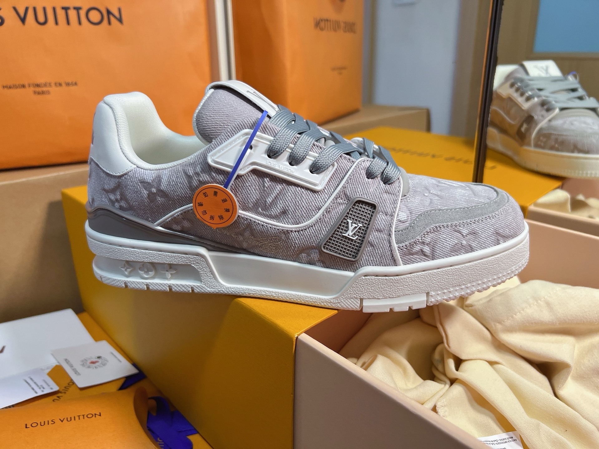 Gray Denim Print Skate Shoes Unisex Lace Up Fashion Casual Sneakers