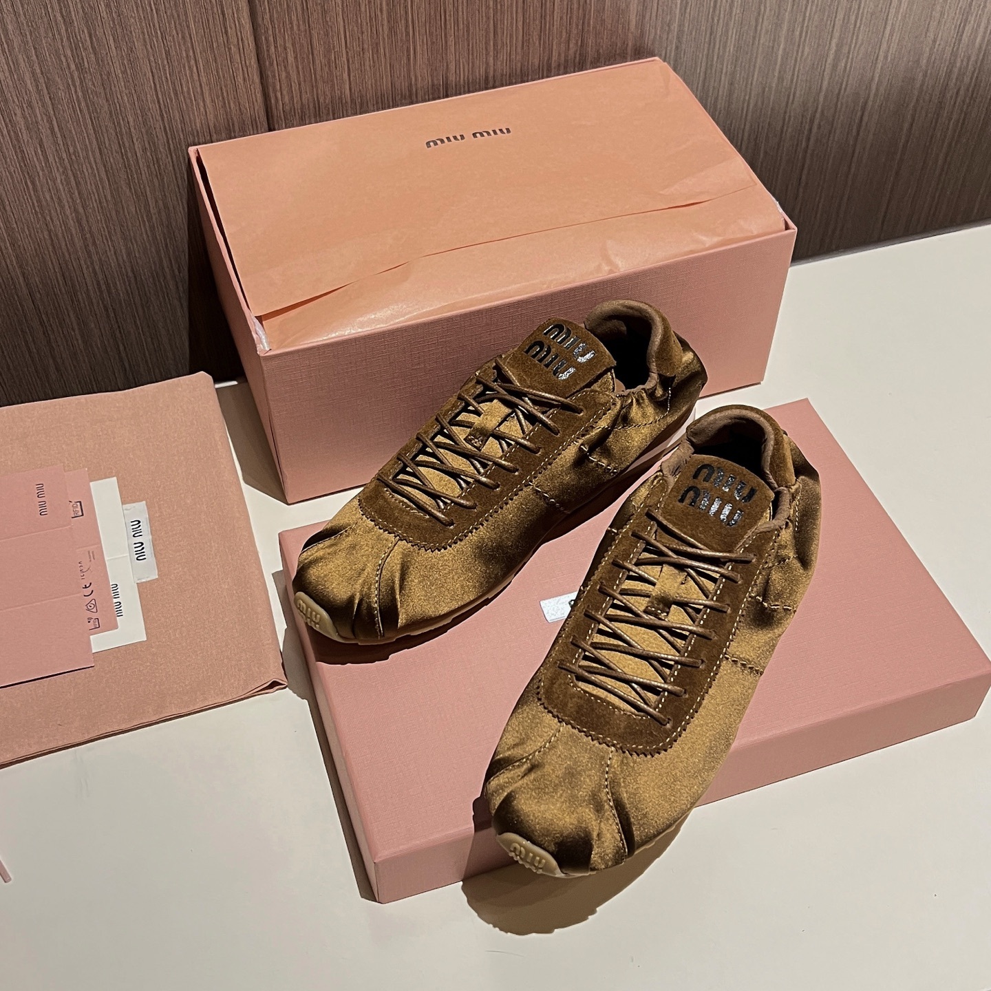 Women Satin Lace Up Flat Sneakers Retro Split Toe Soft Casual Walking Shoes