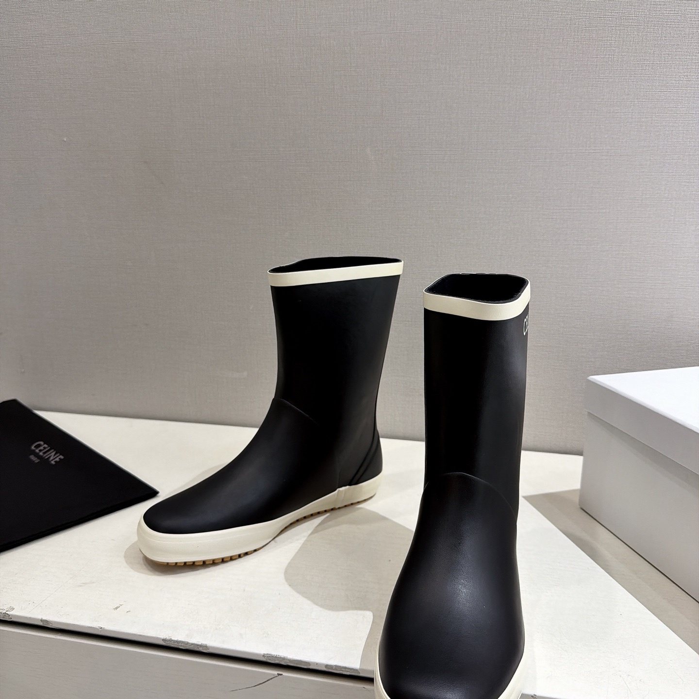 Women Classic Black Mid Calf Rain Boots Waterproof Non Slip Rubber Short Boots Fashion Daily Outdoor Water Shoes