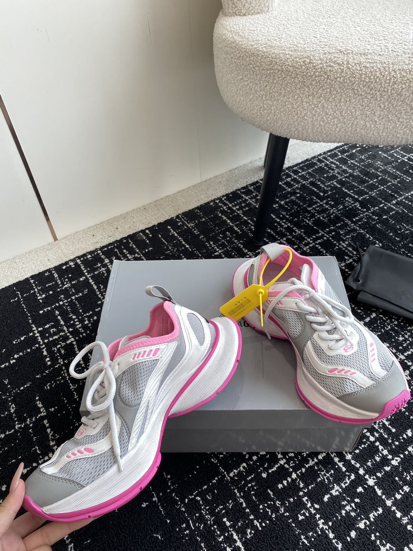 Silver Pink Mesh Retro Dad Sneakers Women Breathable Lightweight Running Shoes Shock Absorbing Non-Slip Platform Casual Walking Trainers