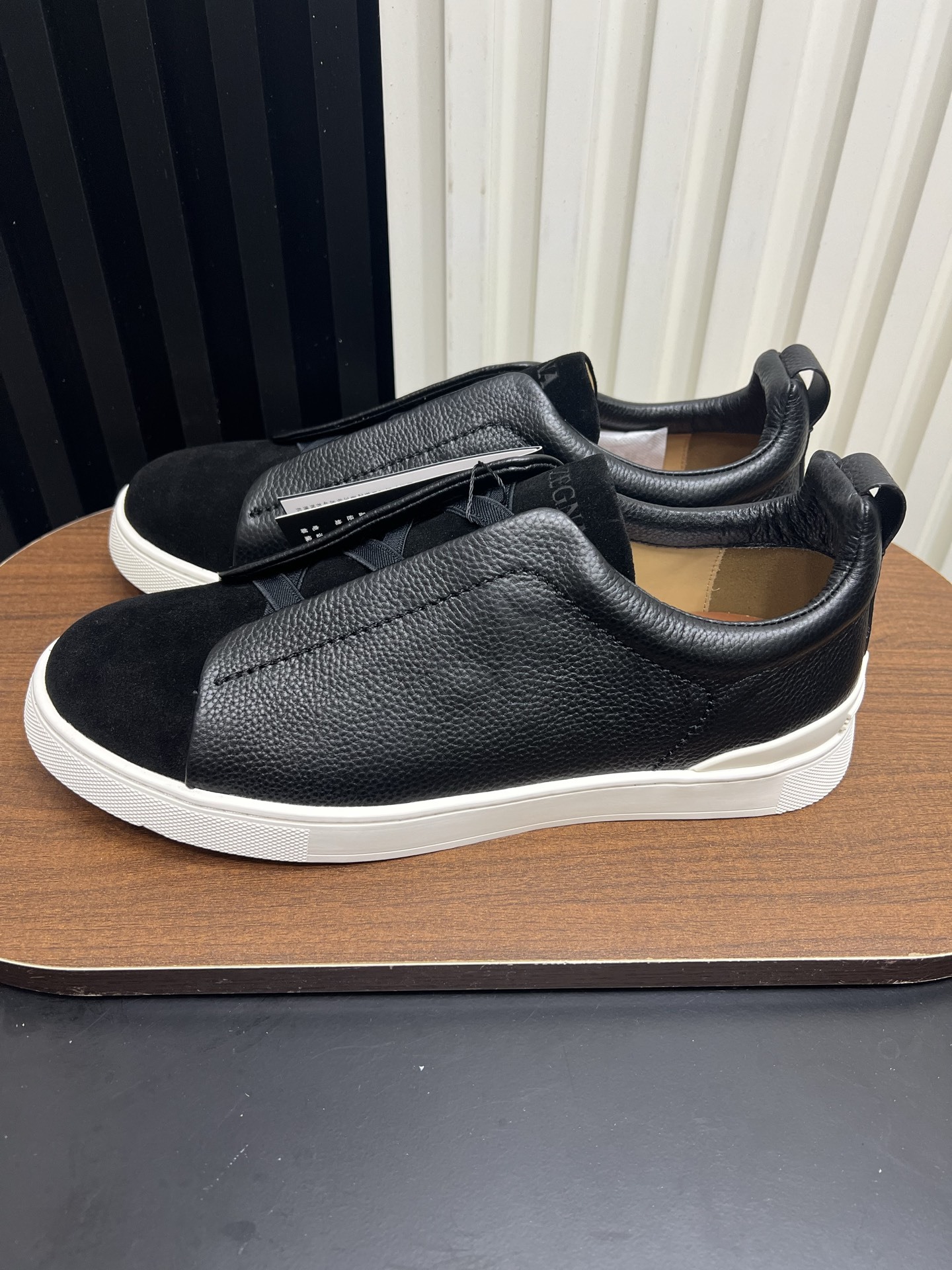 Men Slip-On Leather Suede Spliced Casual Shoes Black Laceless Sneakers