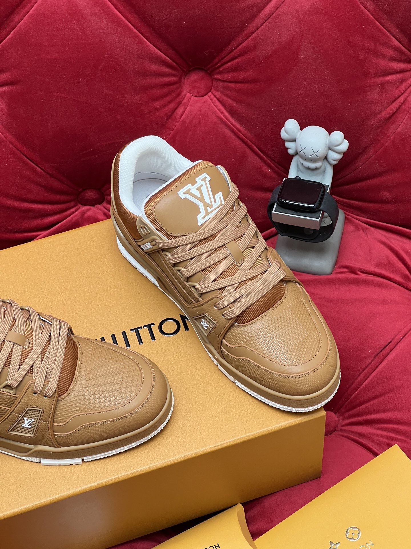 Men Retro Brown Grain Leather Low Top Skate Shoes Classic Embroidery Logo Casual Board Shoes Non Slip Fashion Daily Walking Sneakers