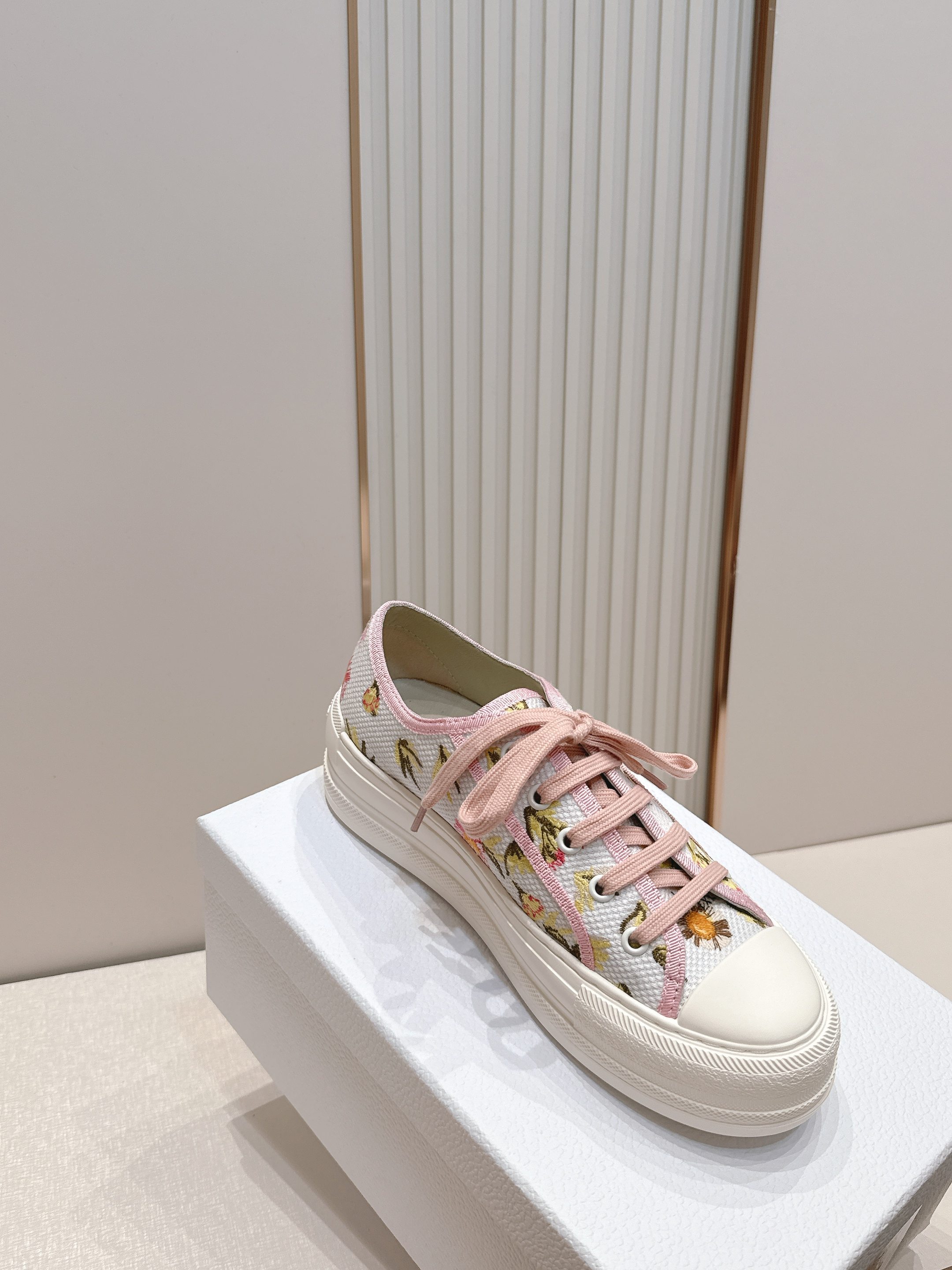 Women Sweet Colorful Floral Canvas Sneakers Pink Lace Up Platform Casual Shoes Breathable Fashion Daily Walking Shoes