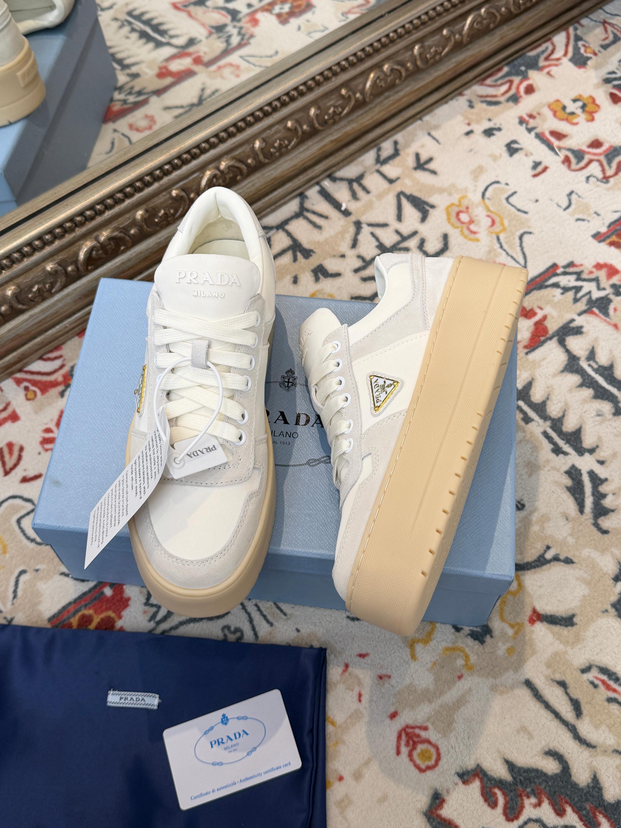 Women White Suede Platform Sneakers Lace Up Thick Sole Casual Walking Shoes