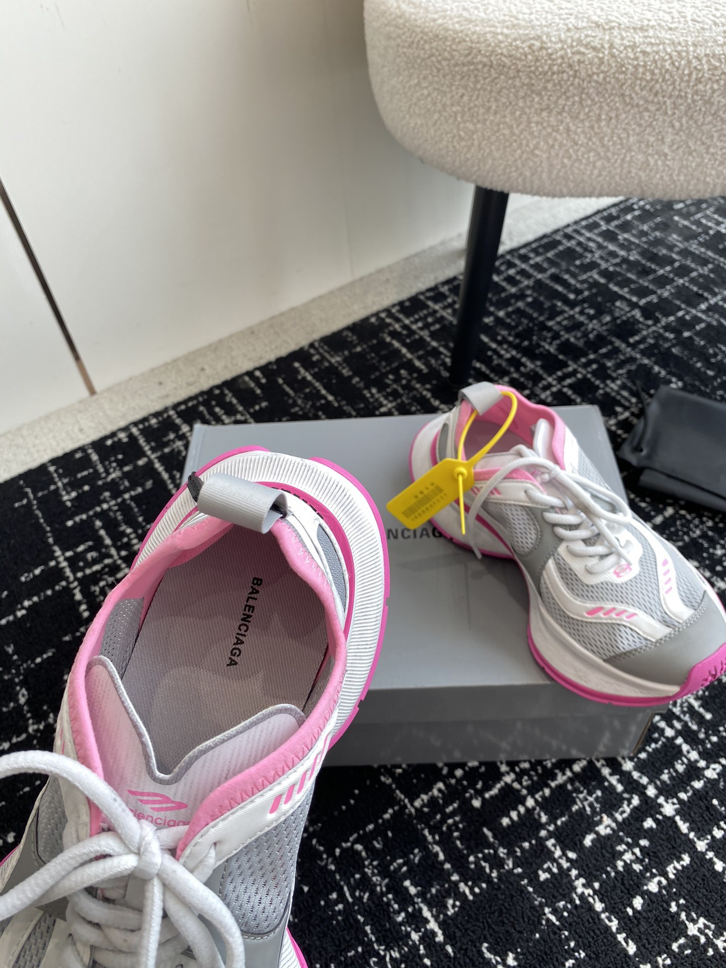 Silver Pink Mesh Retro Dad Sneakers Women Breathable Lightweight Running Shoes Shock Absorbing Non-Slip Platform Casual Walking Trainers