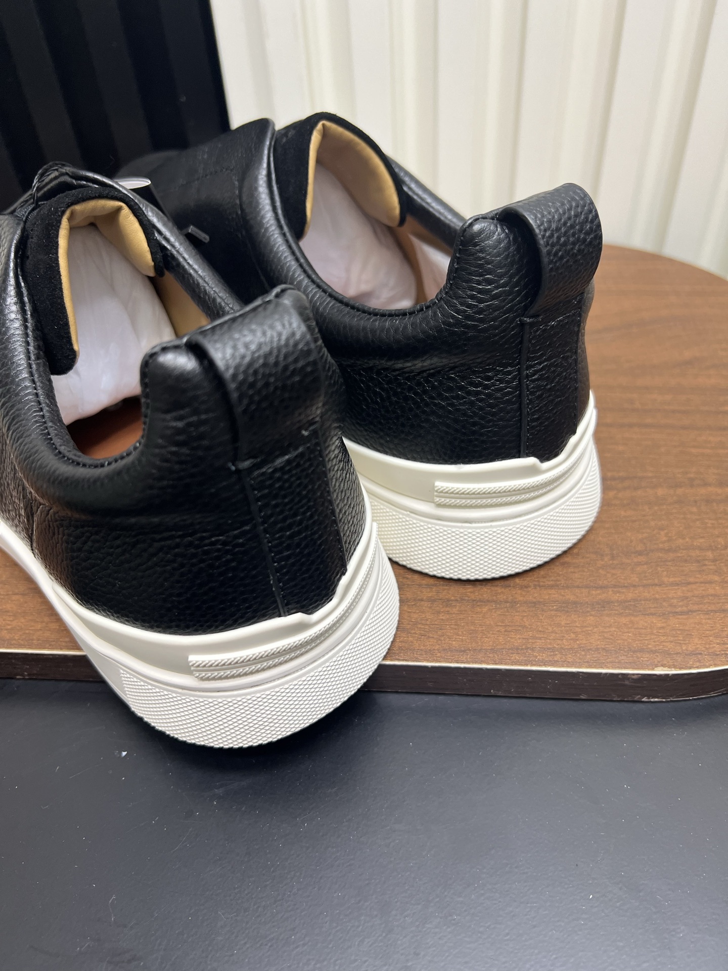 Men Slip-On Leather Suede Spliced Casual Shoes Black Laceless Sneakers