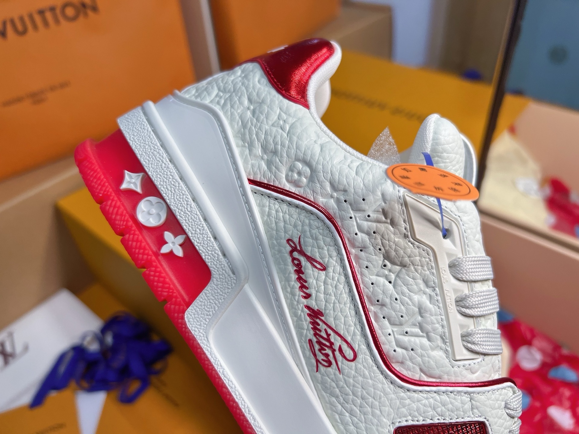 White Red Trim Embossed Casual Skate Shoes Unisex Fashion Lace Up Sneakers