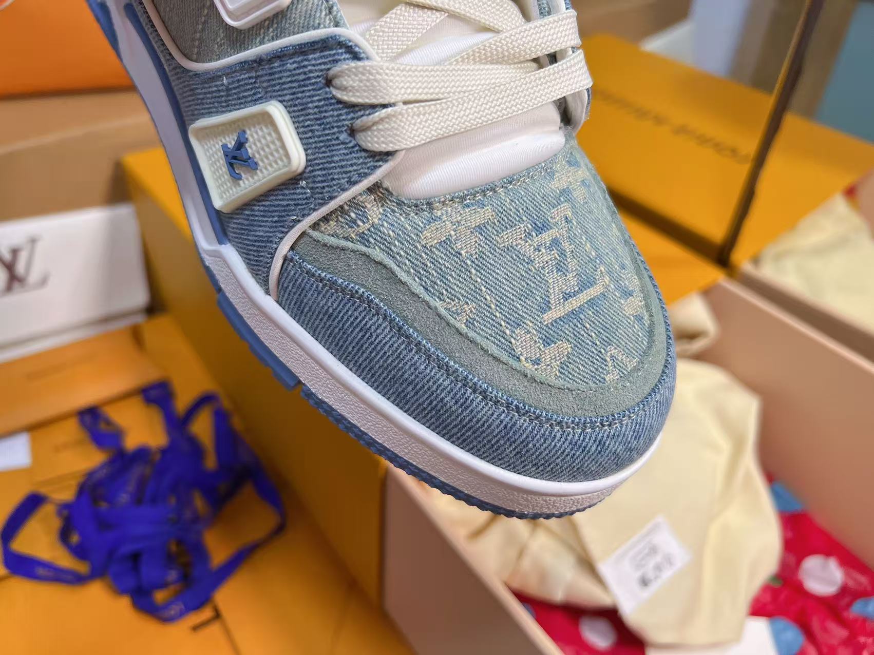 Blue Denim Embossed Skate Shoes Unisex Lace Up Fashion Casual Sneakers