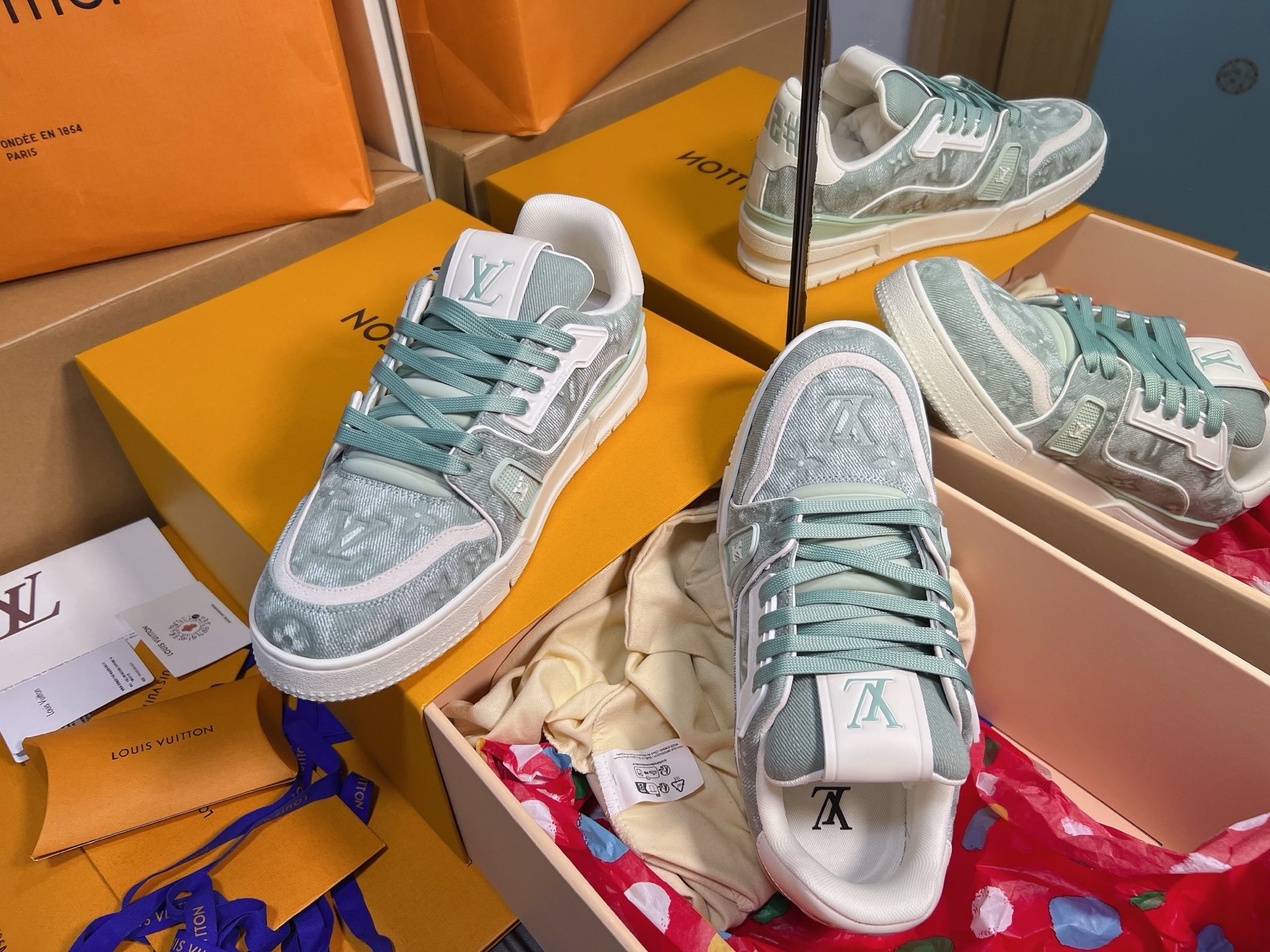 Light Green Denim Print Skate Shoes Unisex Lace Up Casual Sneakers