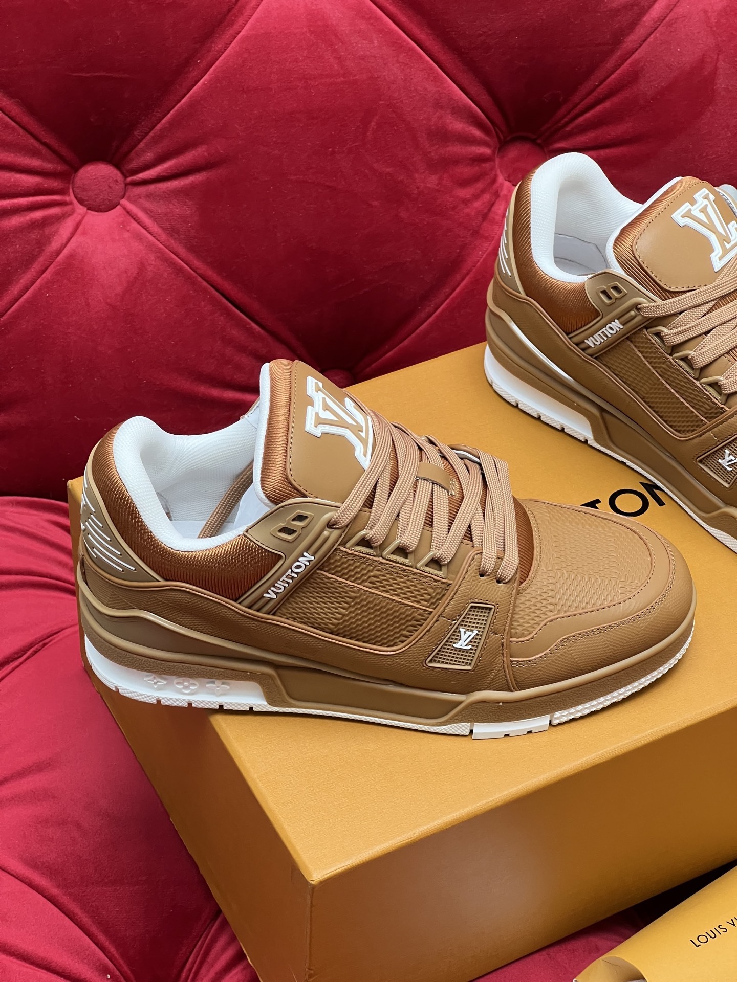 Men Retro Brown Grain Leather Low Top Skate Shoes Classic Embroidery Logo Casual Board Shoes Non Slip Fashion Daily Walking Sneakers