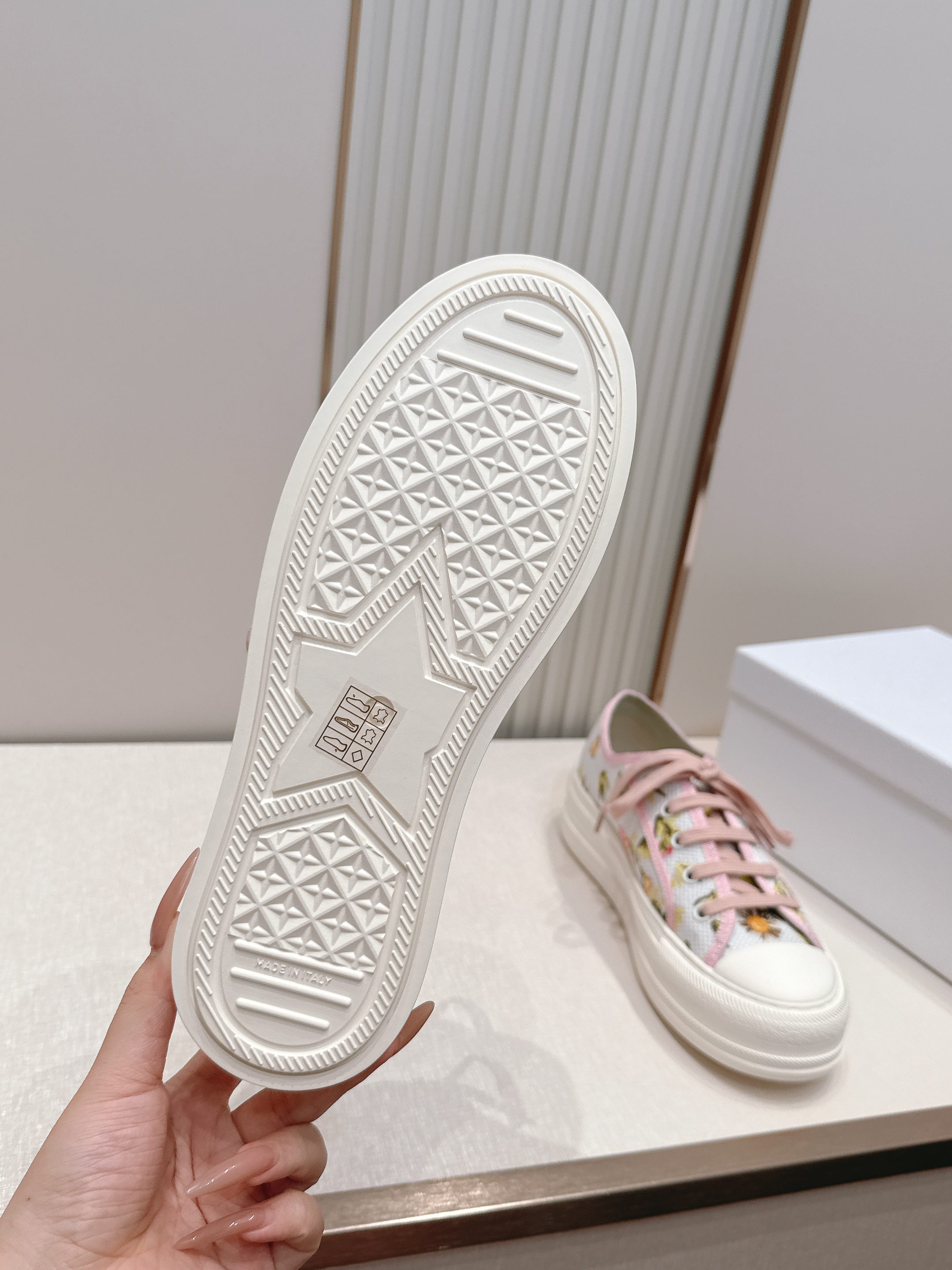 Women Sweet Colorful Floral Canvas Sneakers Pink Lace Up Platform Casual Shoes Breathable Fashion Daily Walking Shoes