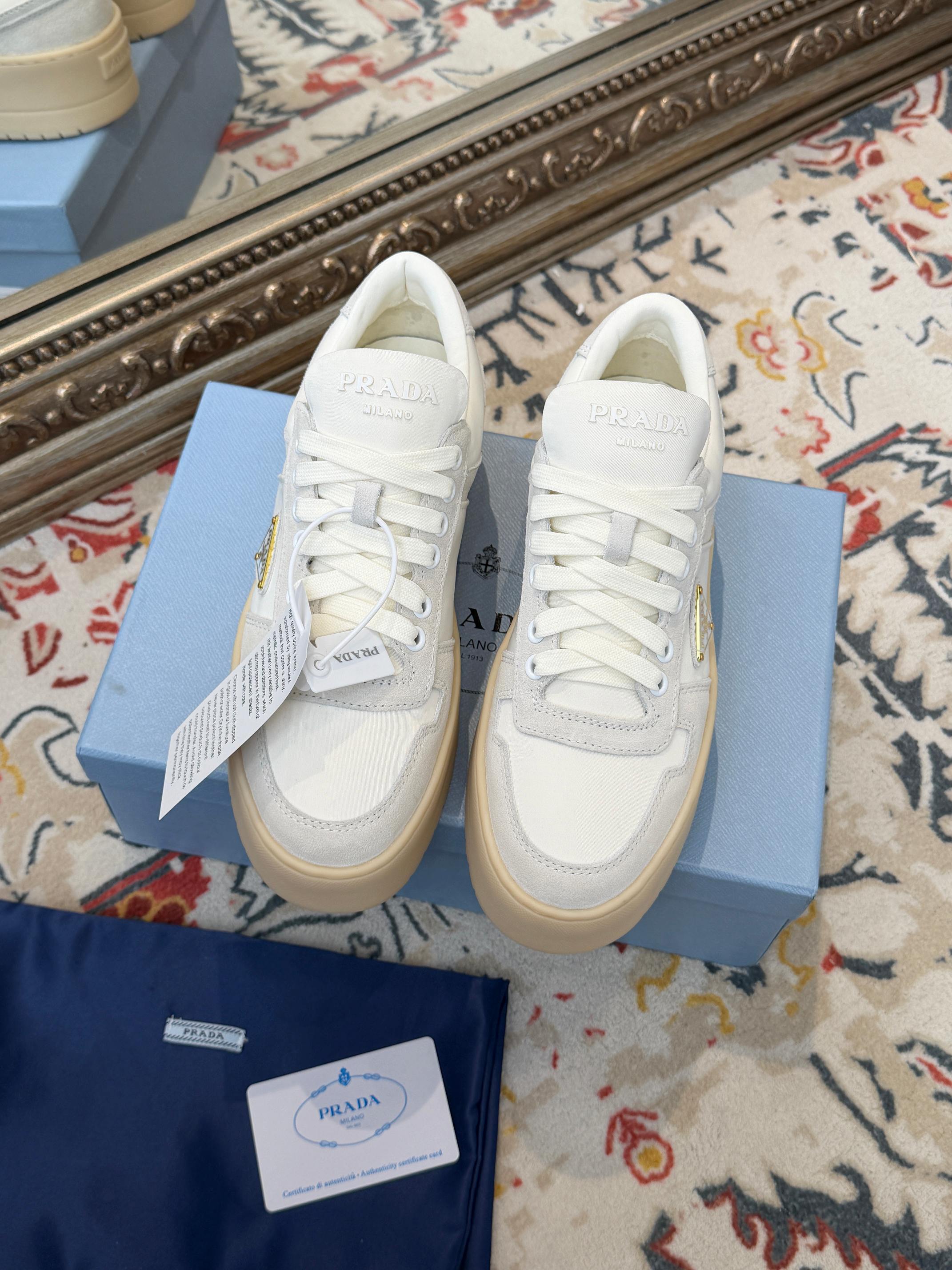 Women White Suede Platform Sneakers Lace Up Thick Sole Casual Walking Shoes