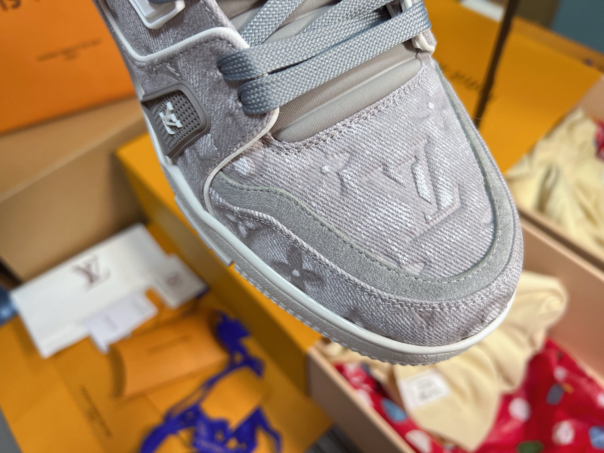 Gray Denim Print Skate Shoes Unisex Lace Up Fashion Casual Sneakers