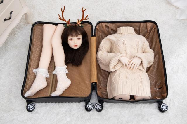 Split-leg design RM280 suitcase RM300,仿真实体娃娃工厂（马来西亚）产品展示,Split-leg design RM280 suitcase RM300