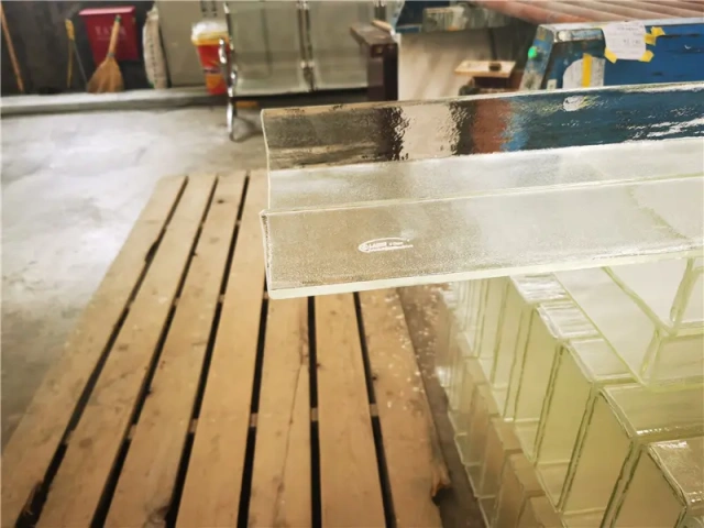 7mm low iron U profile glass,DCN-U Glass Manufacturer,7mm low iron U profile glass
