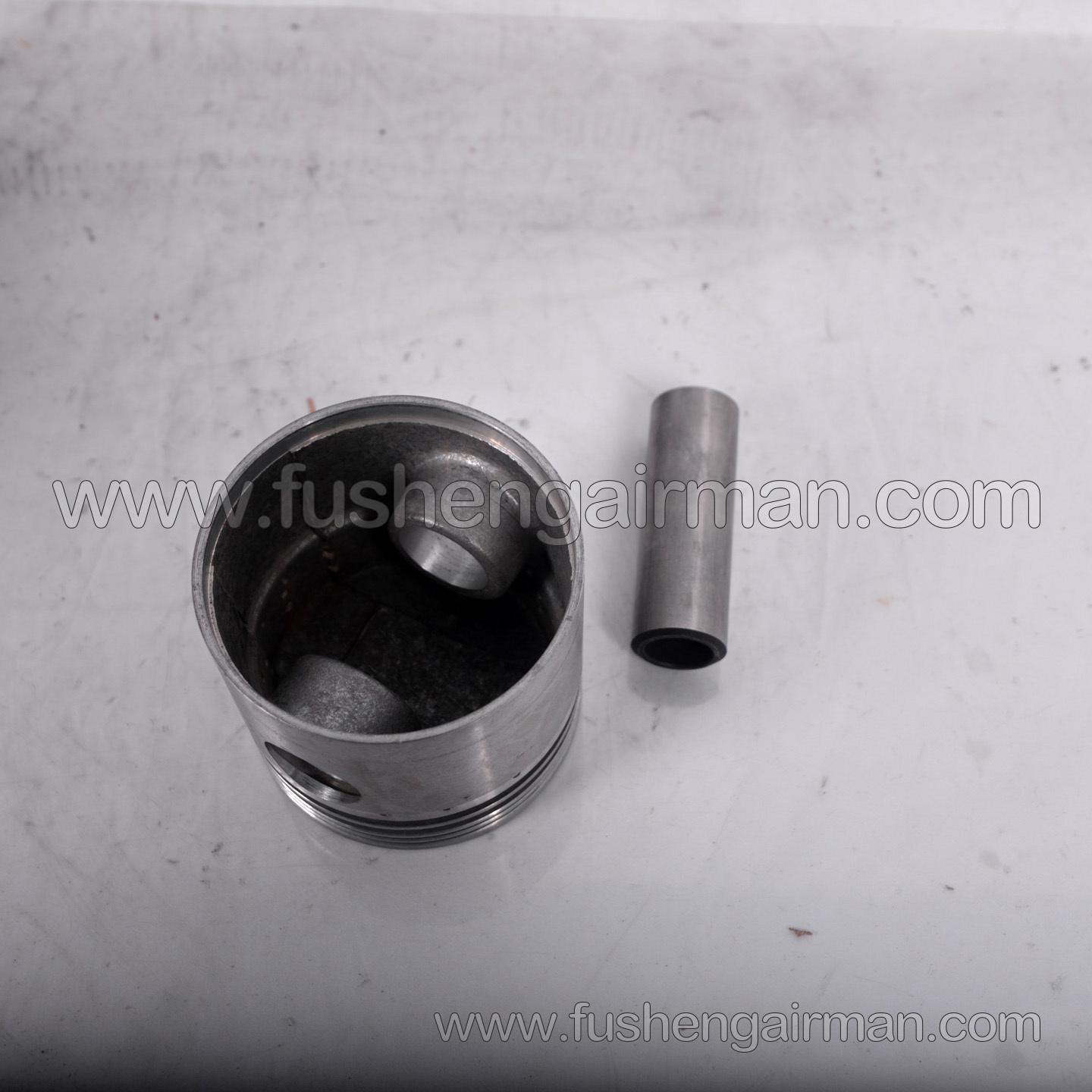 97333389 Ingersoll Rand genuine pistons are compatible with SS5 piston-type air compressors