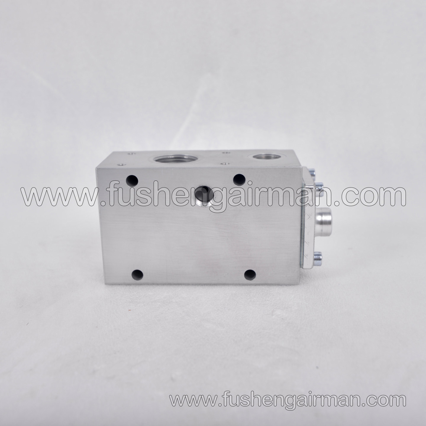 260532S17090226 Fusheng SA200A-7T Inlet Valve Relief Valve Block (with water separator cup hole)