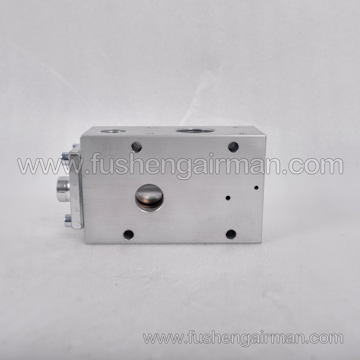 260532S17090226 Fusheng SA200A-7T Inlet Valve Relief Valve Block (with water separator cup hole)