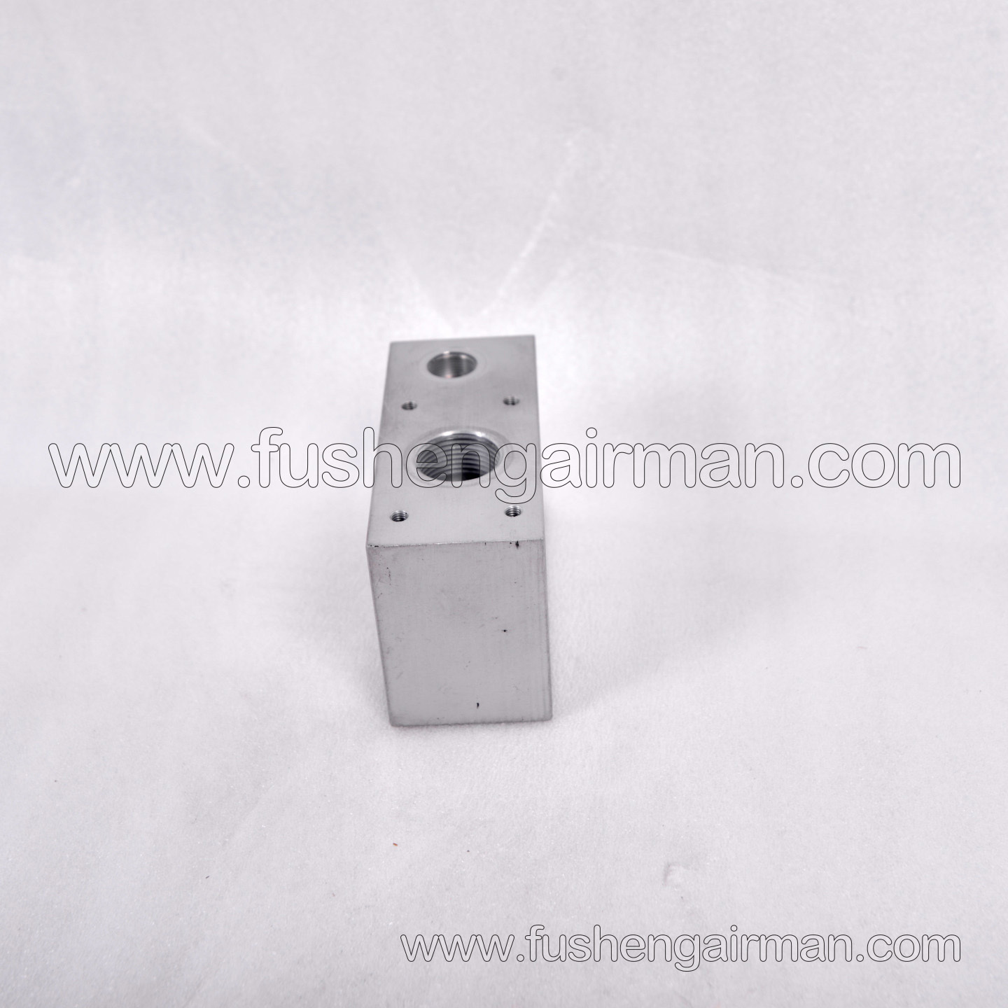 260532S17090226 Fusheng SA200A-7T Inlet Valve Relief Valve Block (with water separator cup hole)