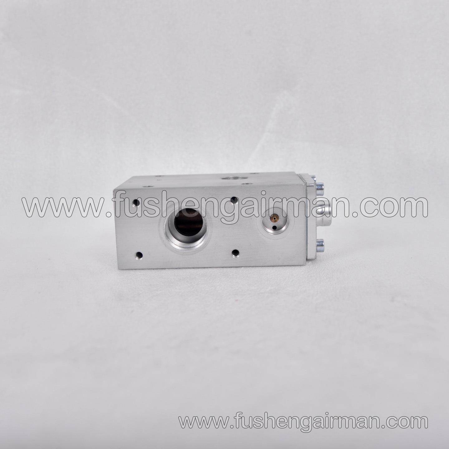 260532S17090226 Fusheng SA200A-7T Inlet Valve Relief Valve Block (with water separator cup hole)