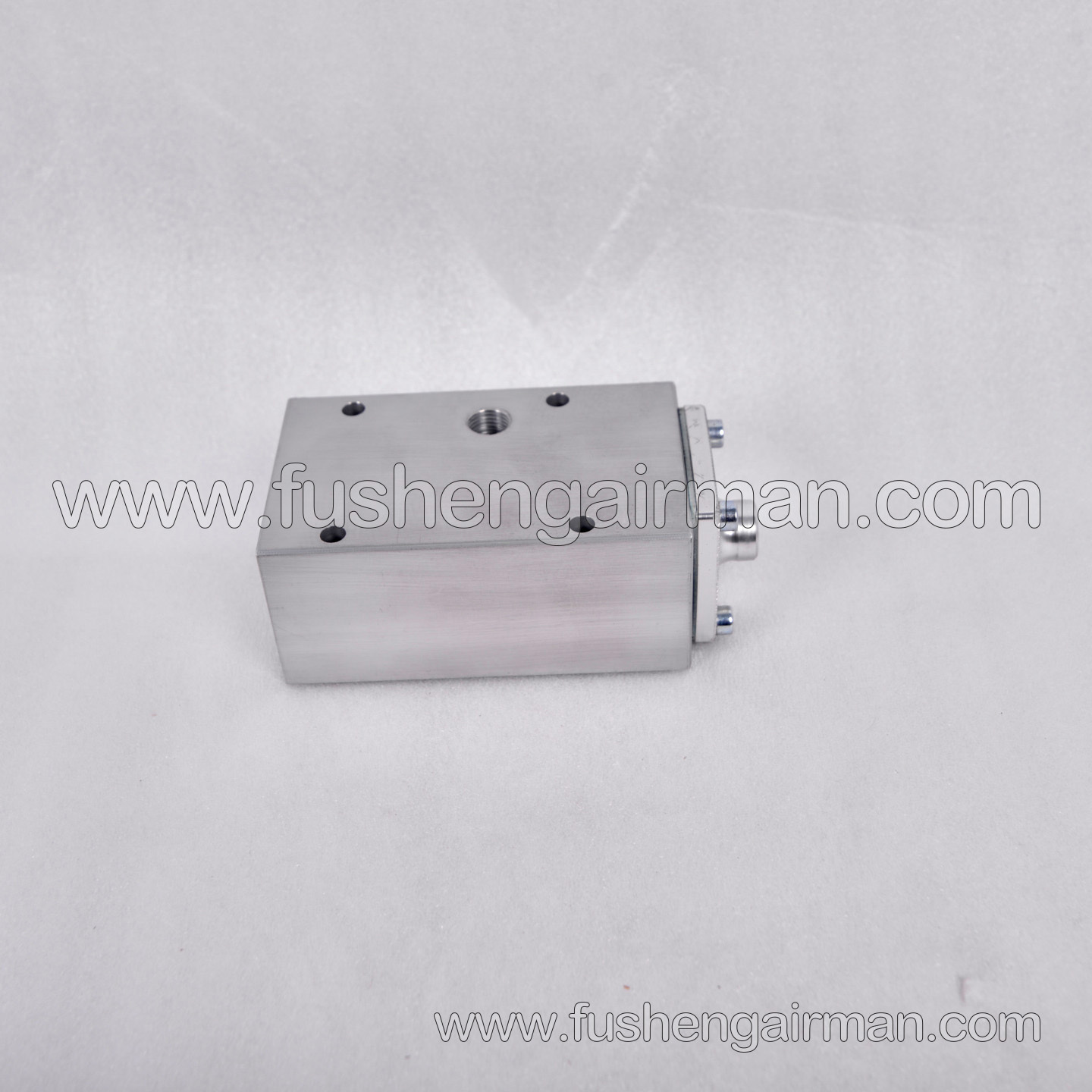 260532S17090226 Fusheng SA200A-7T Inlet Valve Relief Valve Block (with water separator cup hole)