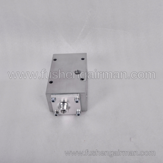 260532S17090226 Fusheng SA200A-7T Inlet Valve Relief Valve Block (with water separator cup hole)