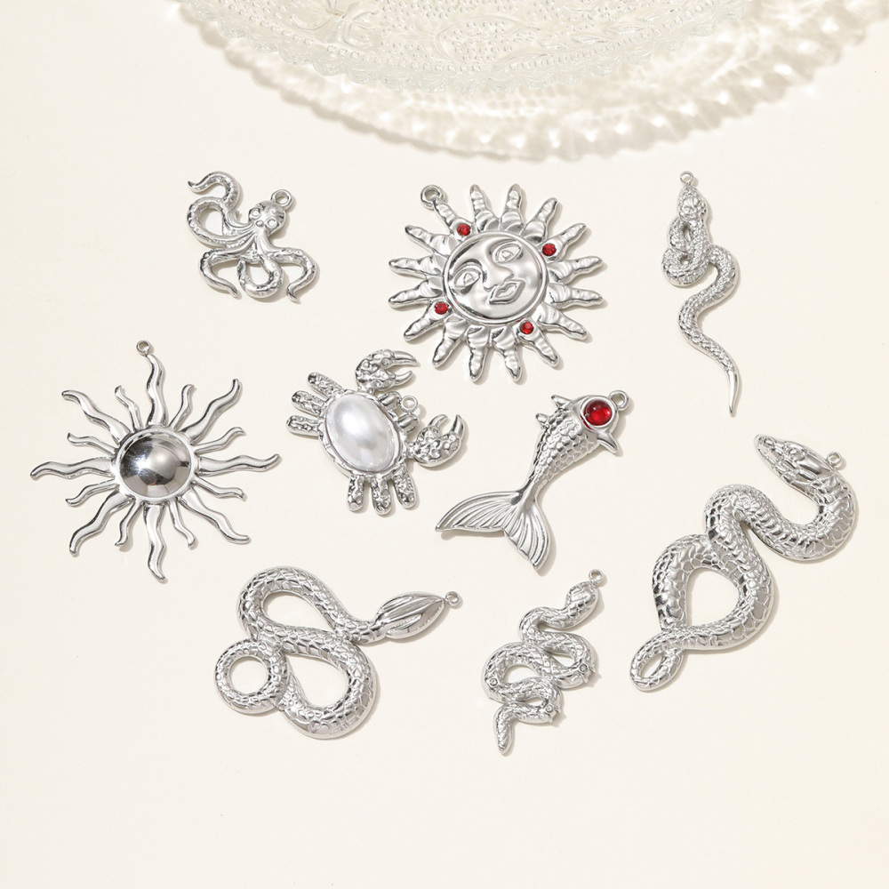6pcs/pack Stainless Steel Rhinestone Sun Fish Necklace Pendant Mirror Polish Snake Octopus DIY Earring Charm Women Crab Jewelry