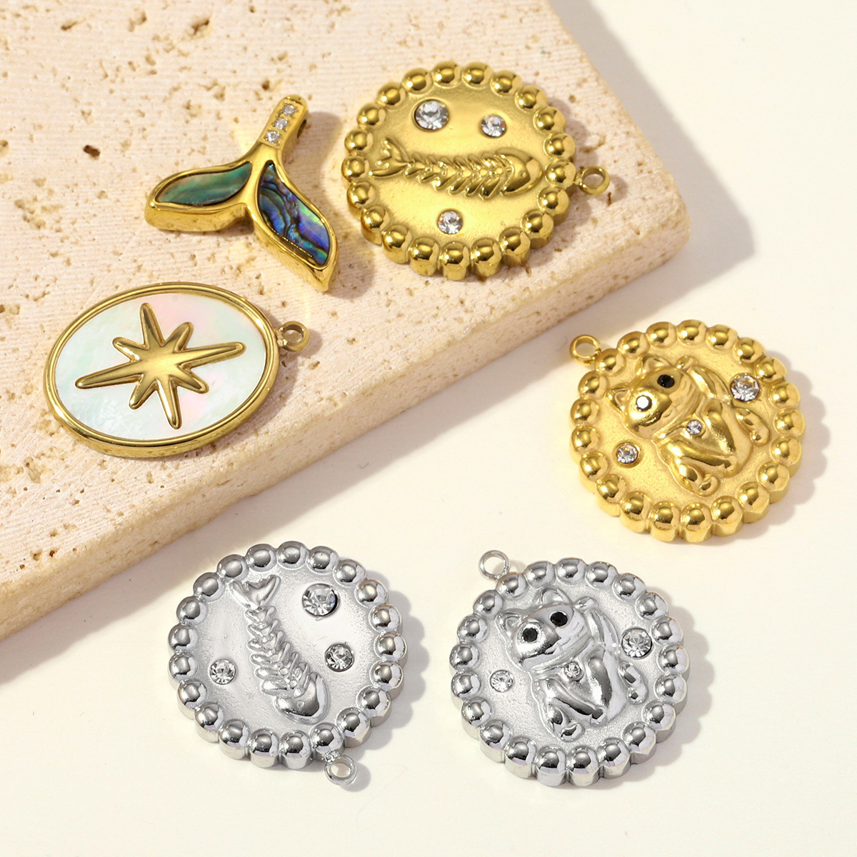 6pcs/pack Stainless Steel Rhinestone Round Fish Tail DIY Charms Cat Star Necklace Pendants Abalone shell Shoe Accessory Wholesale