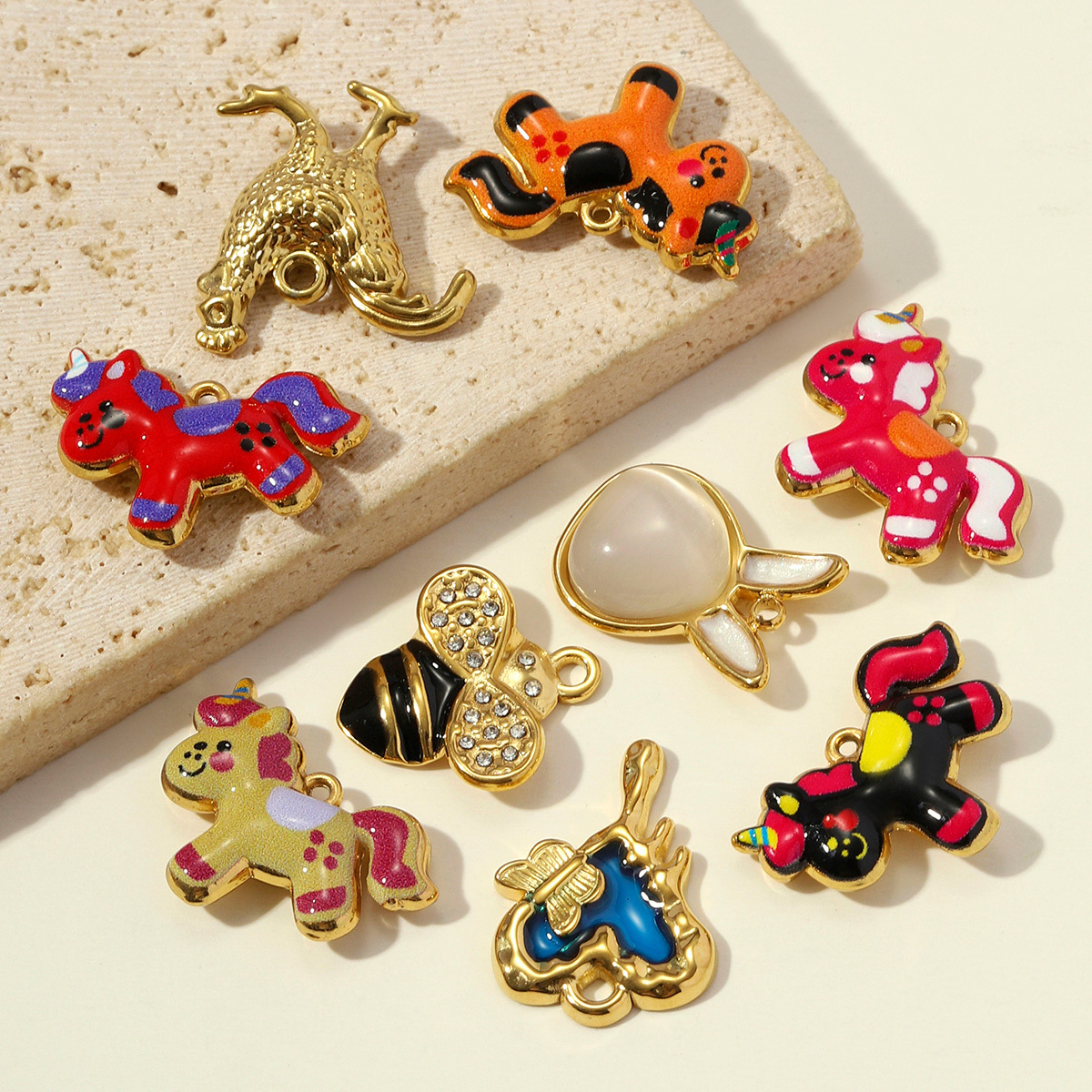6pcs/pack Stainless Steel Rocking Horse Rabbit DIY Charms Rhinestone Bee Rooster Necklace Pendants Woman Heart Jewelry Wholesale