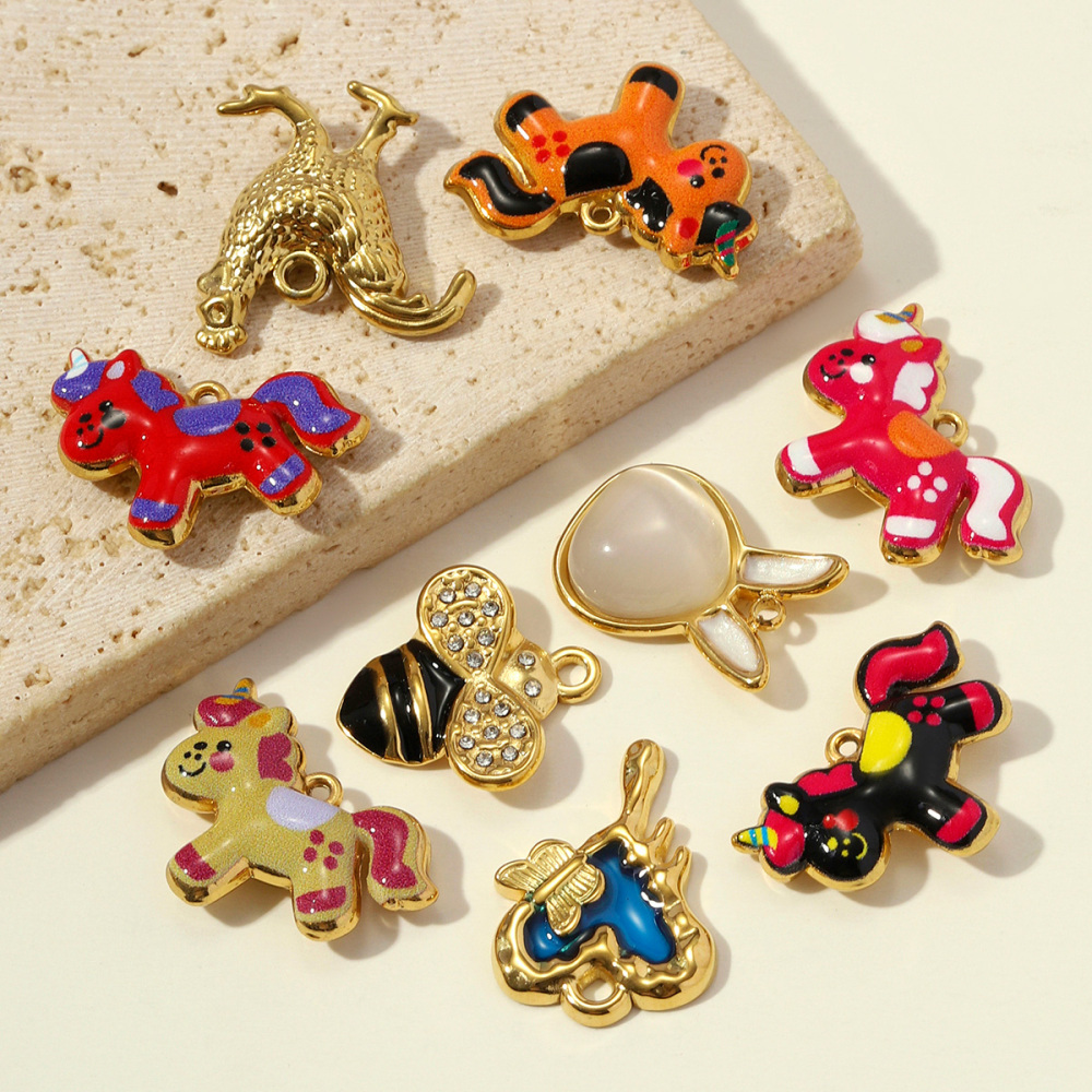 6pcs/pack Stainless Steel Rocking Horse Rabbit DIY Charms Rhinestone Bee Rooster Necklace Pendants Woman Heart Jewelry Wholesale