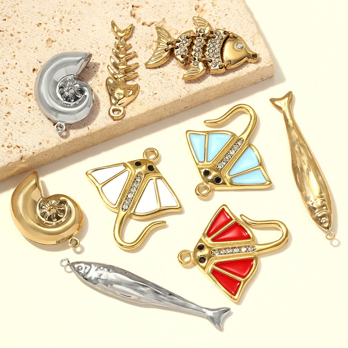 6pcs/pack Stainless Steel Rhinestone Fish Conch DIY Earring Charms Devil Ray Necklace Pendants Woman Fishbone Jewelry Wholesale