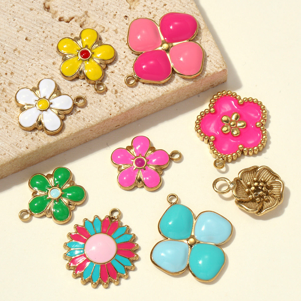 6pcs/pack Stainless Steel Enamel Flower DIY Bracelet Charms Daisy Clover Waterdrop Necklace Pendants Woman Sunflower Jewelry Wholesale