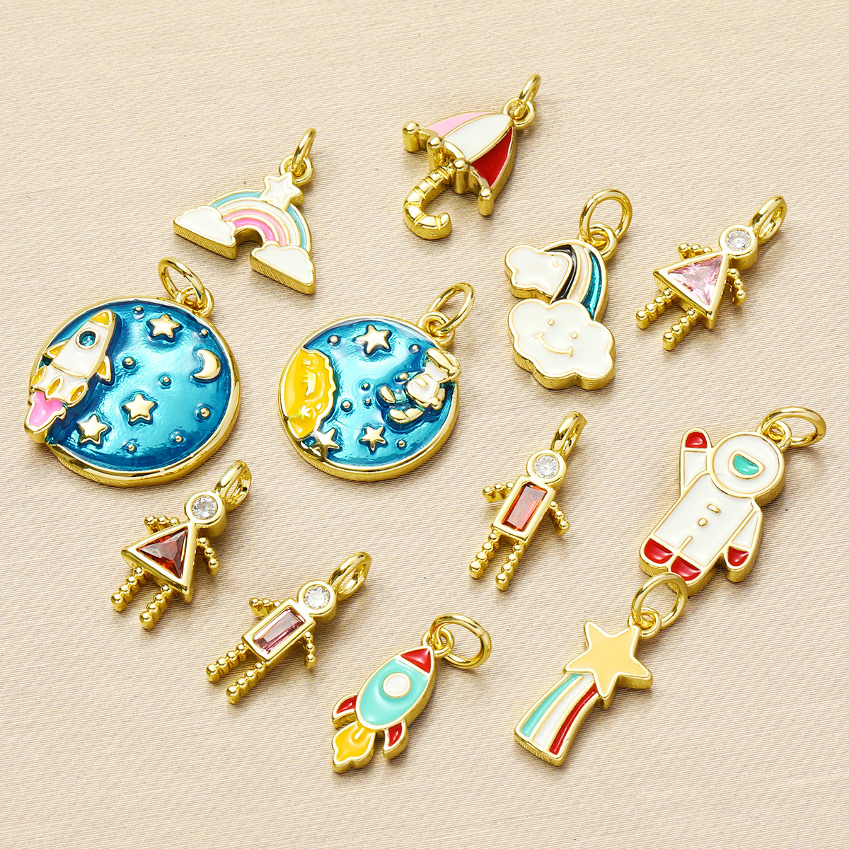 6pcs/pack Wholesale Copper Cute Boy Girl Diy Charms Women Astronauts Spacecraft Necklace Pendants Rainbow Umbrella Jewelry