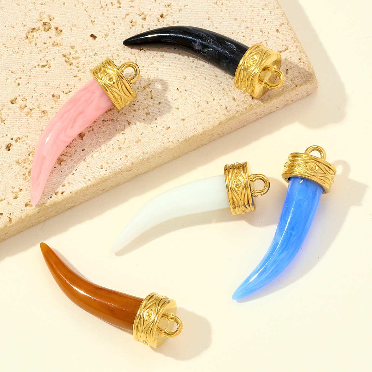 6pcs/pack Stainless Steel Black Agate Ox Horn Necklace Pendant Resin Stone White Shell DIY Charm Women Wolf Tooth Jewelry