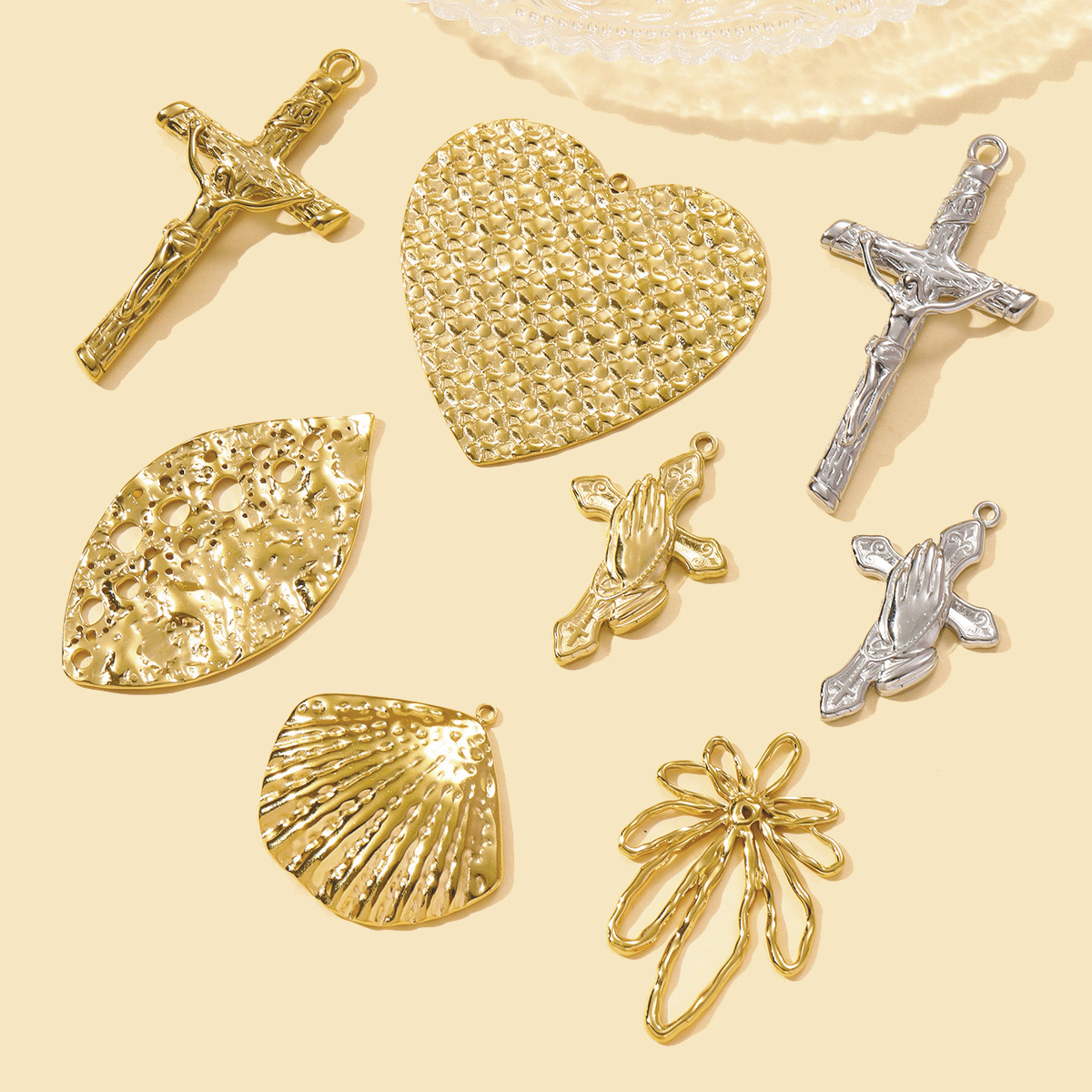 6pcs/pack Wholesale Stainless Steel Jesus Cross Hand Necklace Pendants Flower Shell DIY Earring Charms Women Love Heart Jewelry