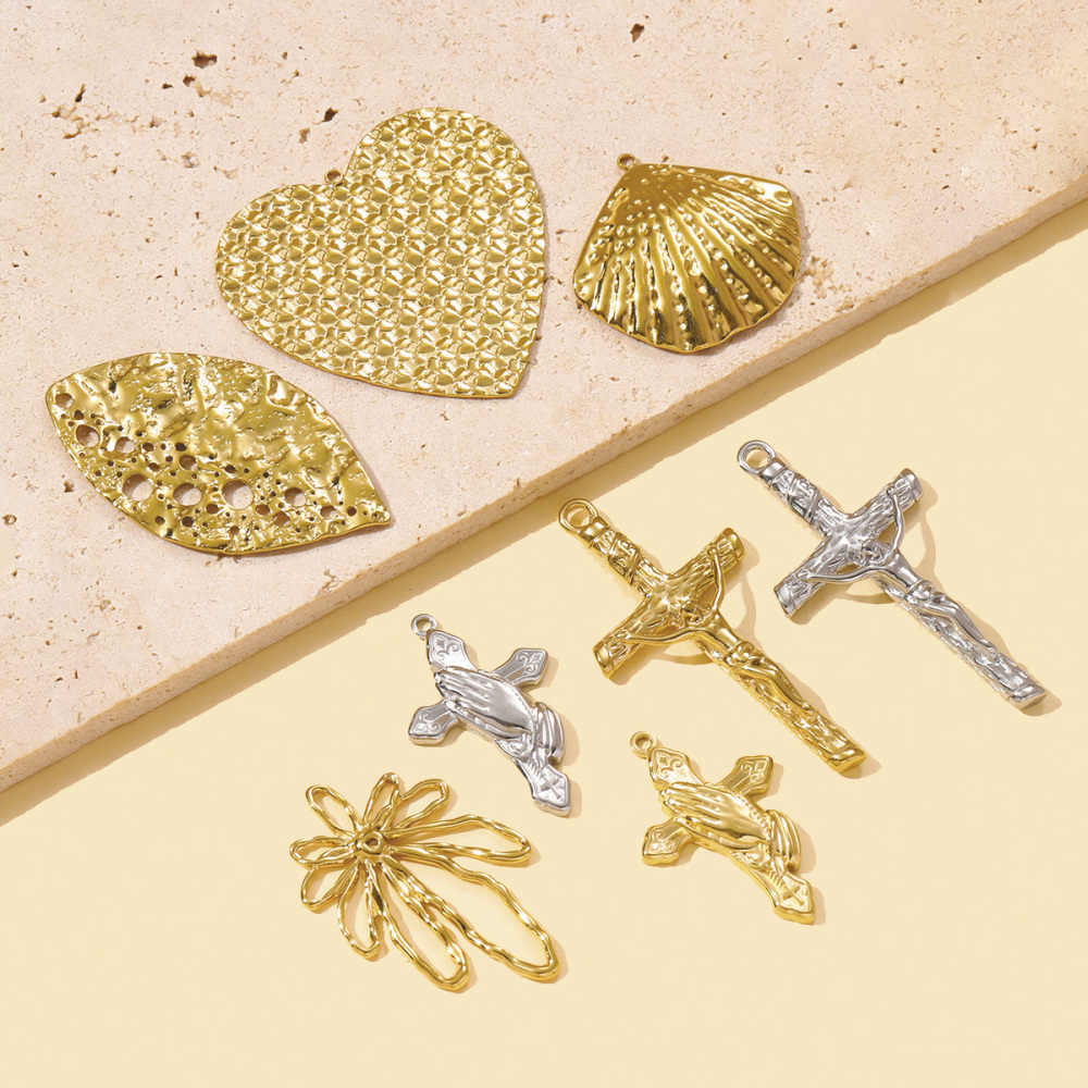 6pcs/pack Wholesale Stainless Steel Jesus Cross Hand Necklace Pendants Flower Shell DIY Earring Charms Women Love Heart Jewelry